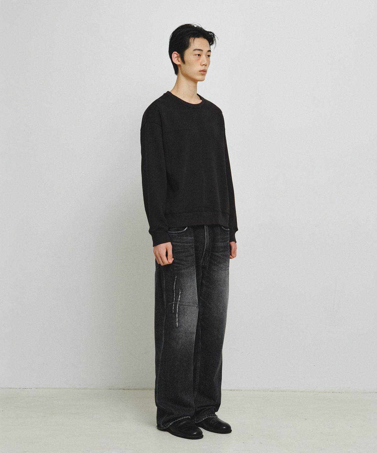 엔도어(ENDOOR) Mend Stitch Sweatshirt (Smoke Black)