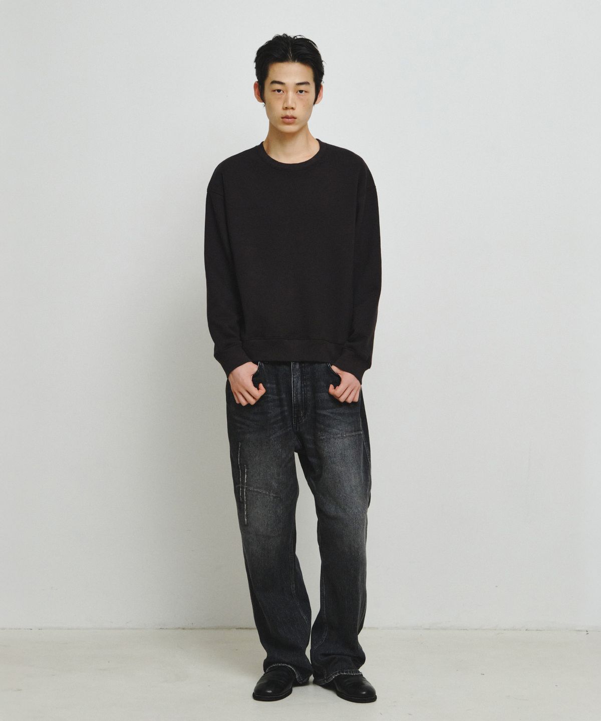 엔도어(ENDOOR) Mend Stitch Sweatshirt (Smoke Black)