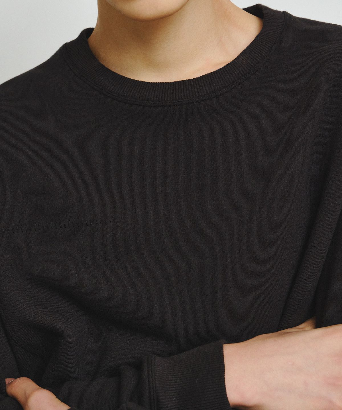 엔도어(ENDOOR) Mend Stitch Sweatshirt (Smoke Black)