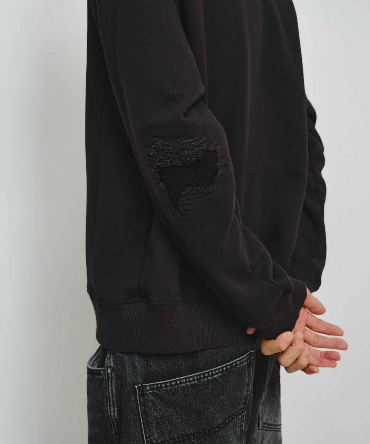 엔도어(ENDOOR) Mend Stitch Sweatshirt (Smoke Black)