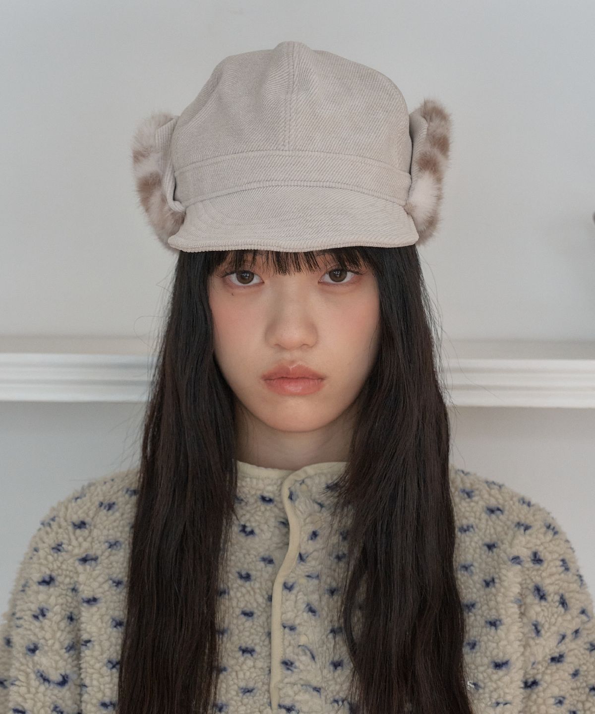 포에지담(POESIEDAME) FUR EARFLAP CAP IN FLECK CREAM