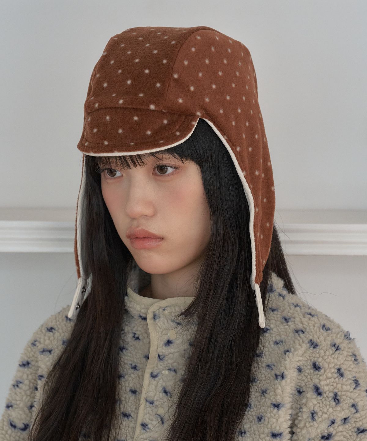 포에지담(POESIEDAME) CORDUROY EARFLAP HAT IN DOT CREAM