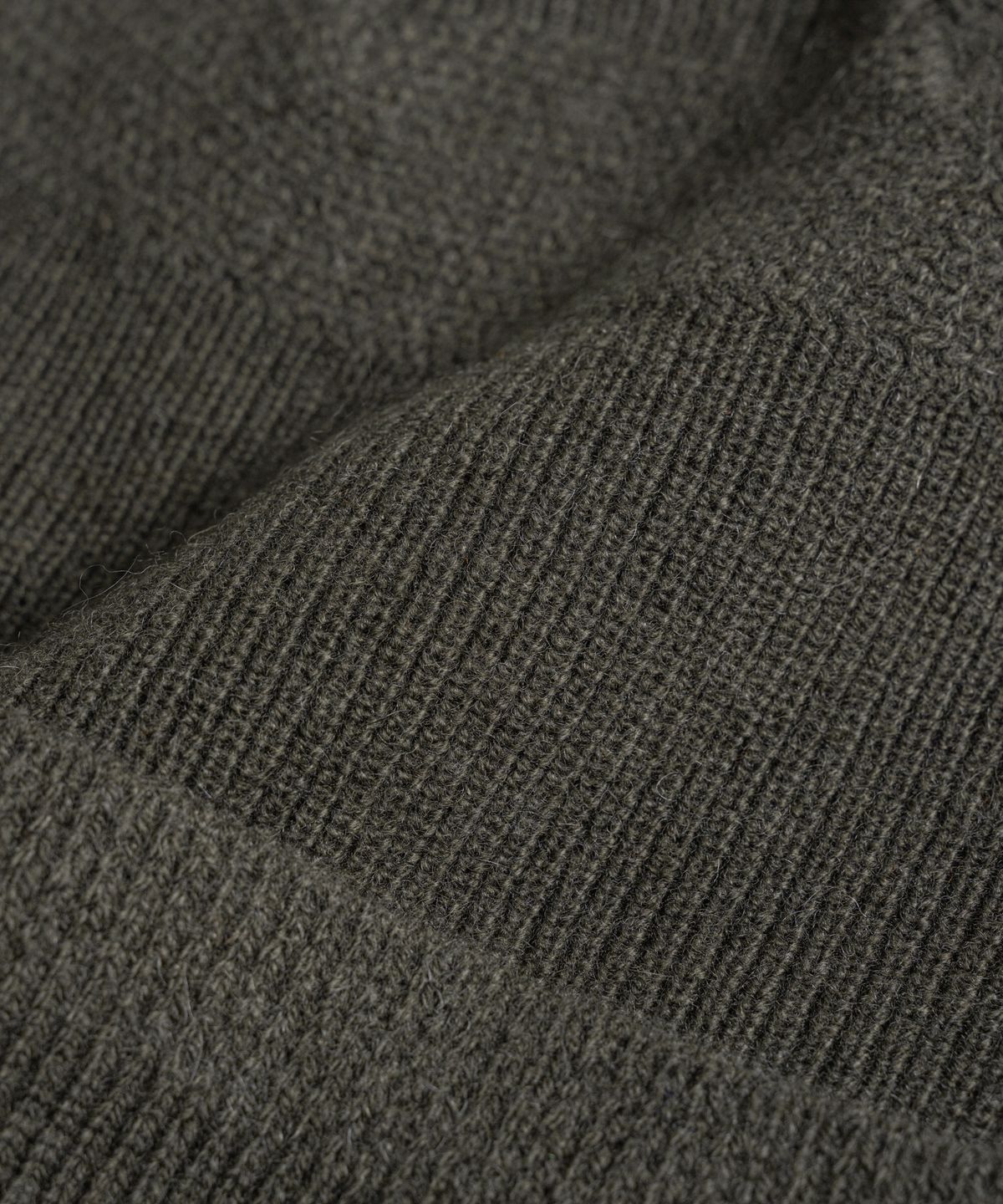 비헤비어(BEHEAVYER) YAK WOOL LONG BEANIE d.moss