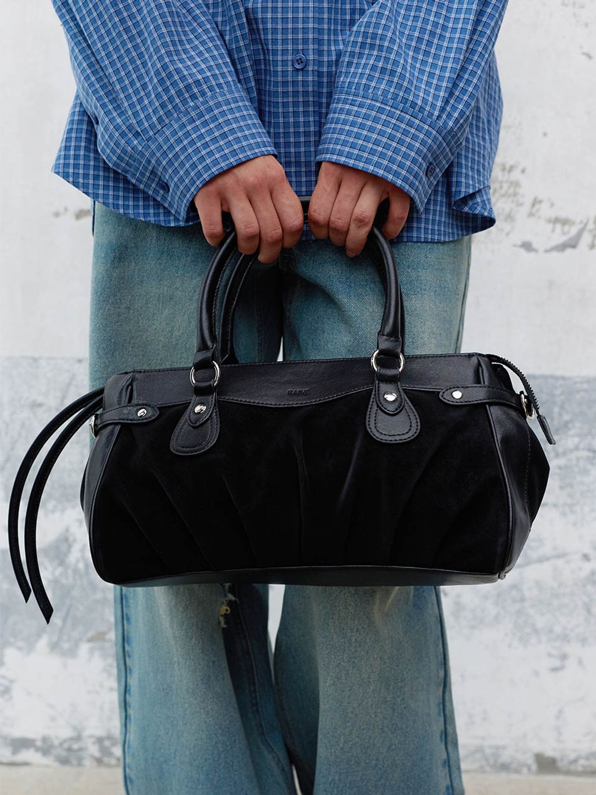 레이브(RAIVE) Brett Tote in Black UB6AA140-10