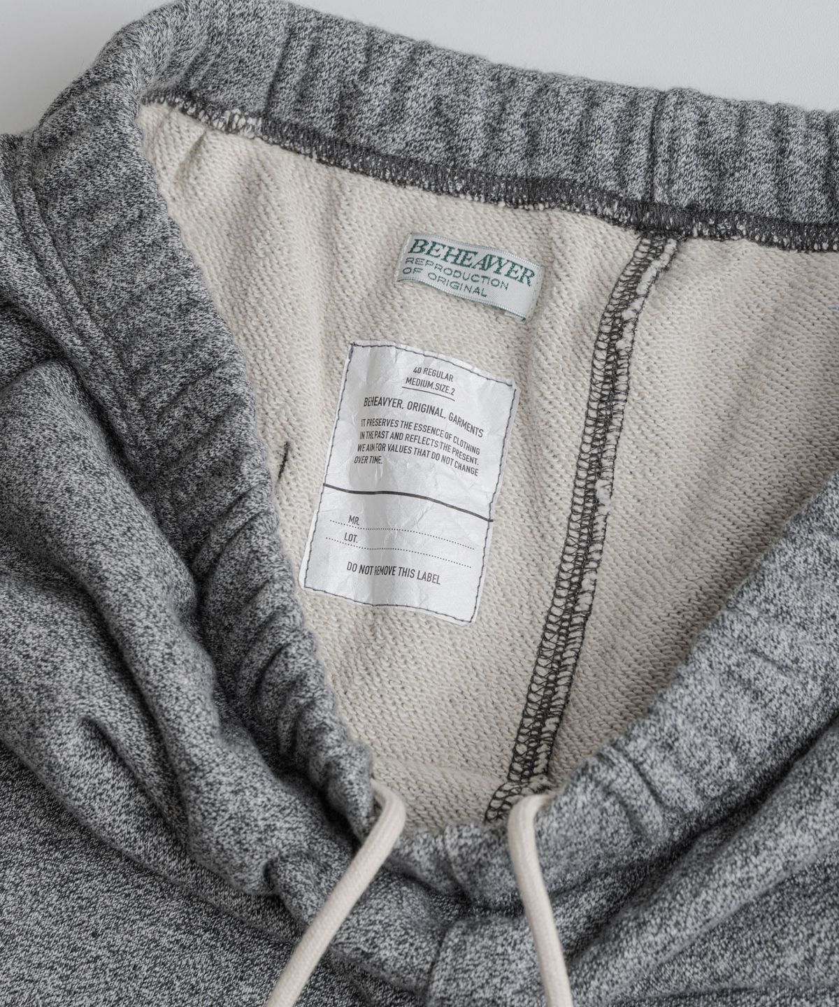 비헤비어(BEHEAVYER) CLASSIC SEAMLESS SWEAT PANTS salt&pepper