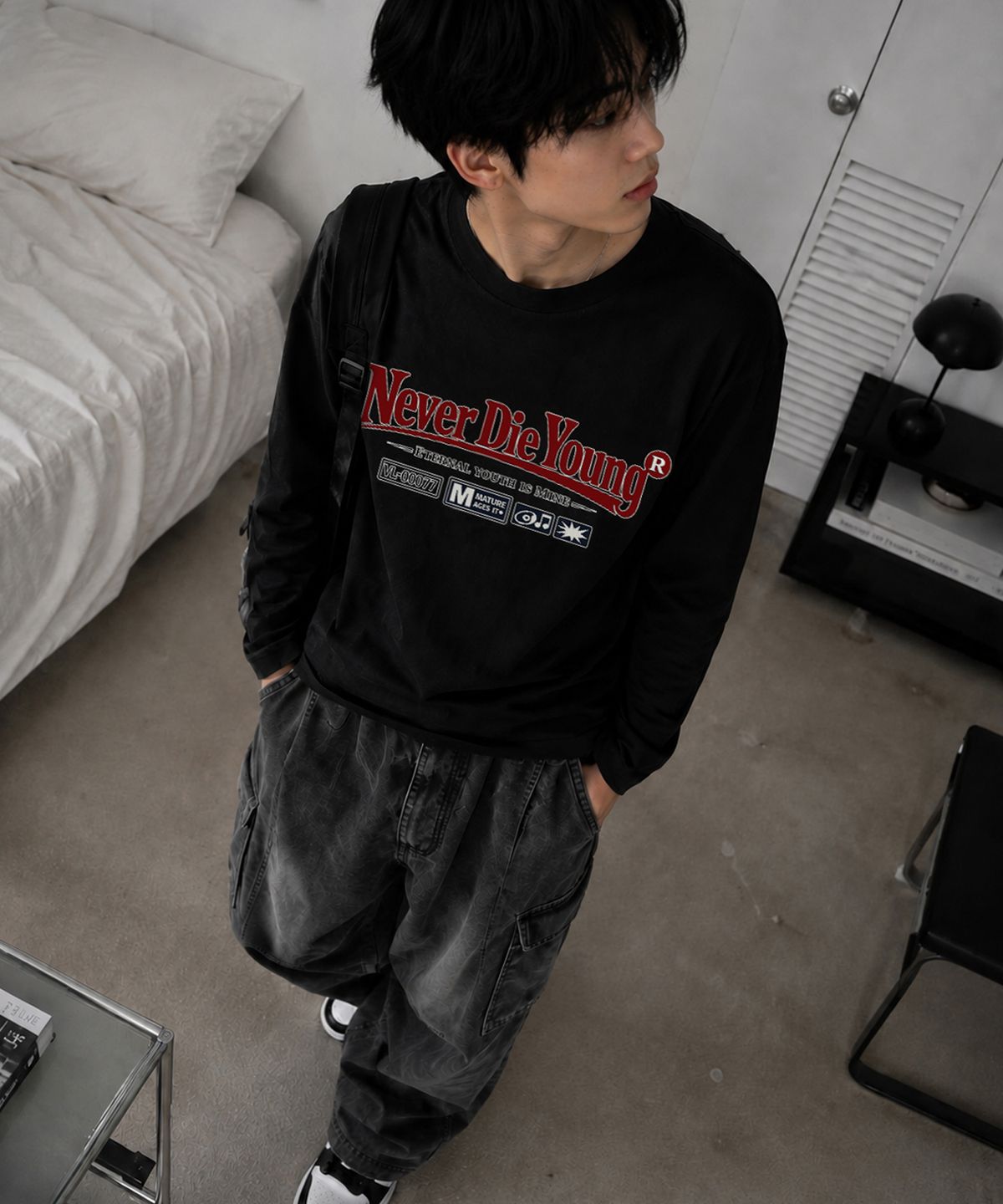 그레이버 오디너리(GRAVER ORDINARY) [ODNR UNISEX]Naver Die Young 롱슬리브 긴팔티셔츠-White