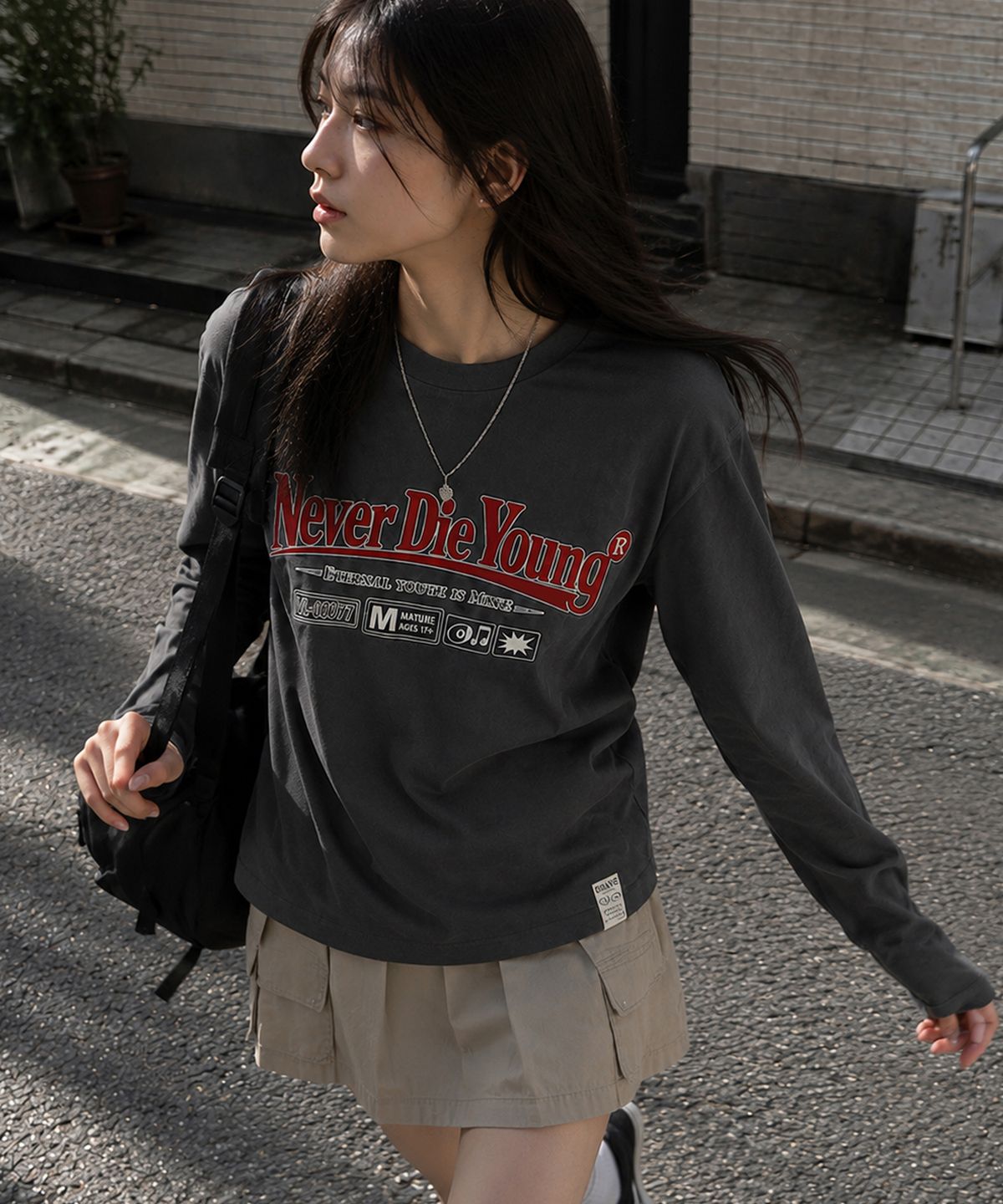 그레이버 오디너리(GRAVER ORDINARY) [ODNR UNISEX]Naver Die Young 롱슬리브 긴팔티셔츠_Charcoal