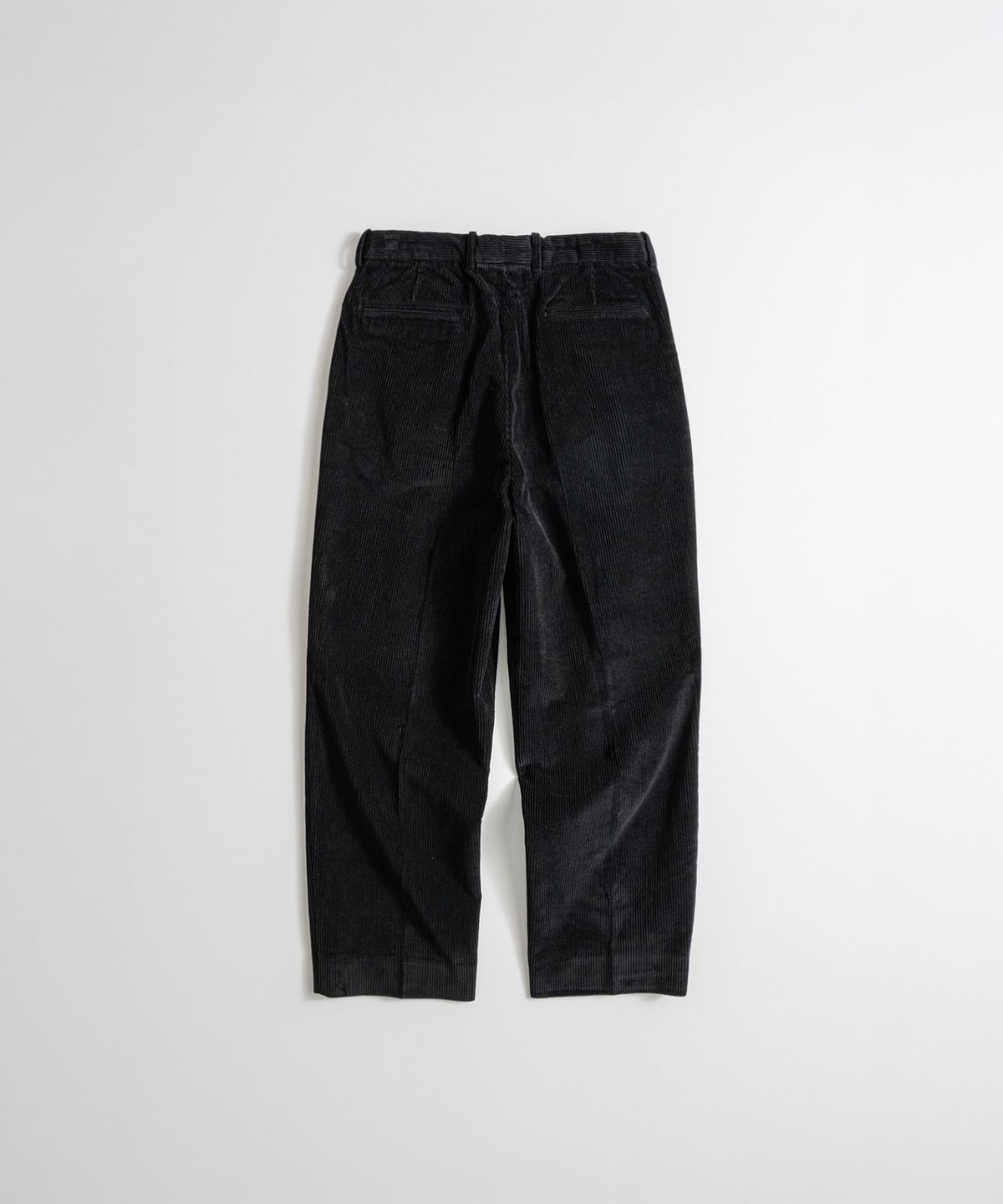 비헤비어(BEHEAVYER) WASHED CORDUROY OFFICER TROUSERS black