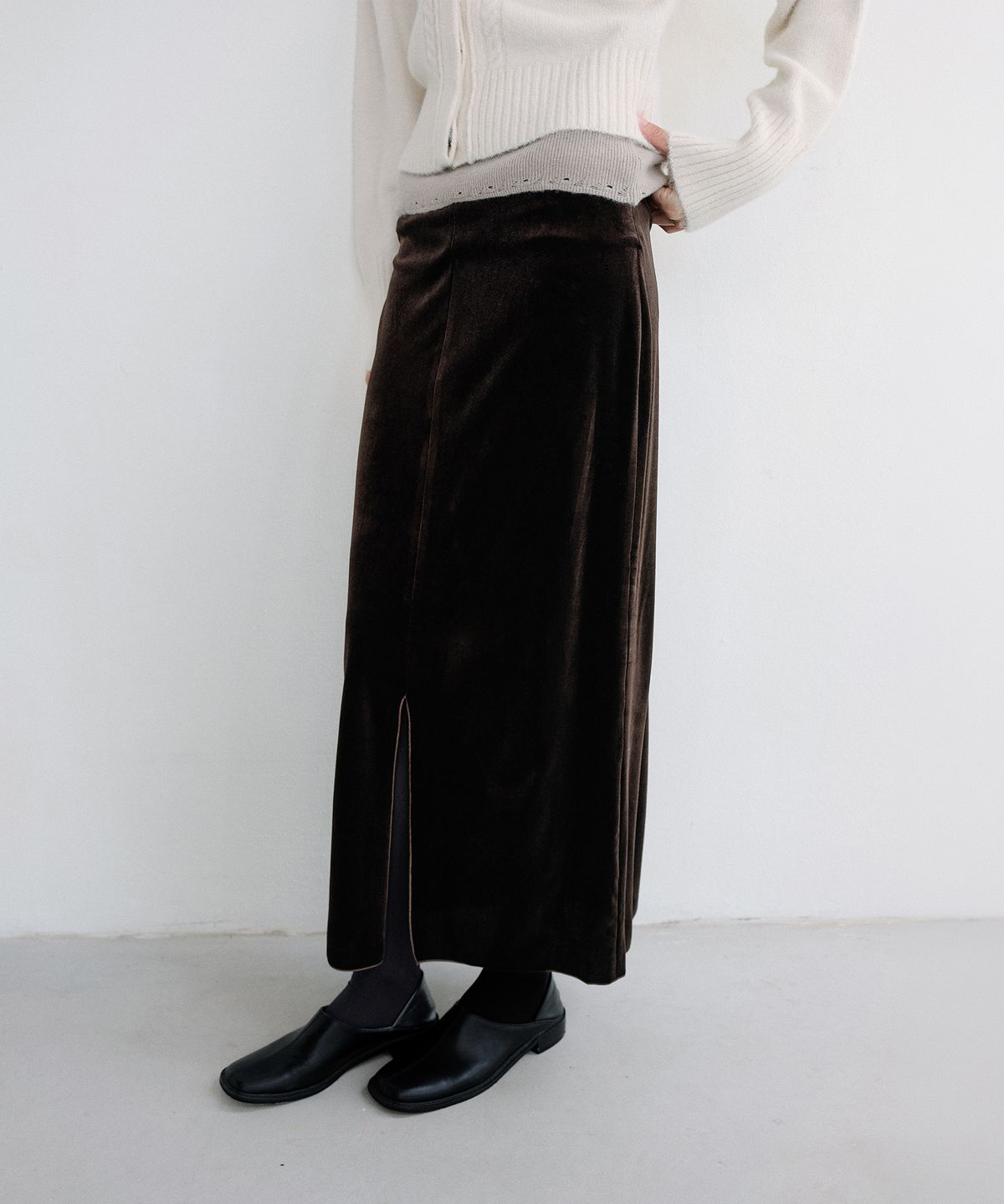 로우타이드(LOW TIDE) SOFT VELOUR MAXI SKIRT [BROWN]