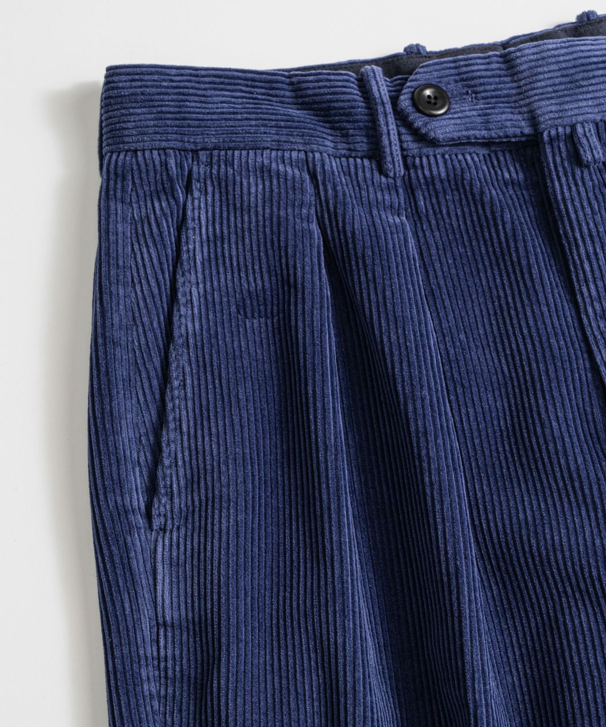 비헤비어(BEHEAVYER) WASHED CORDUROY OFFICER TROUSERS french blue