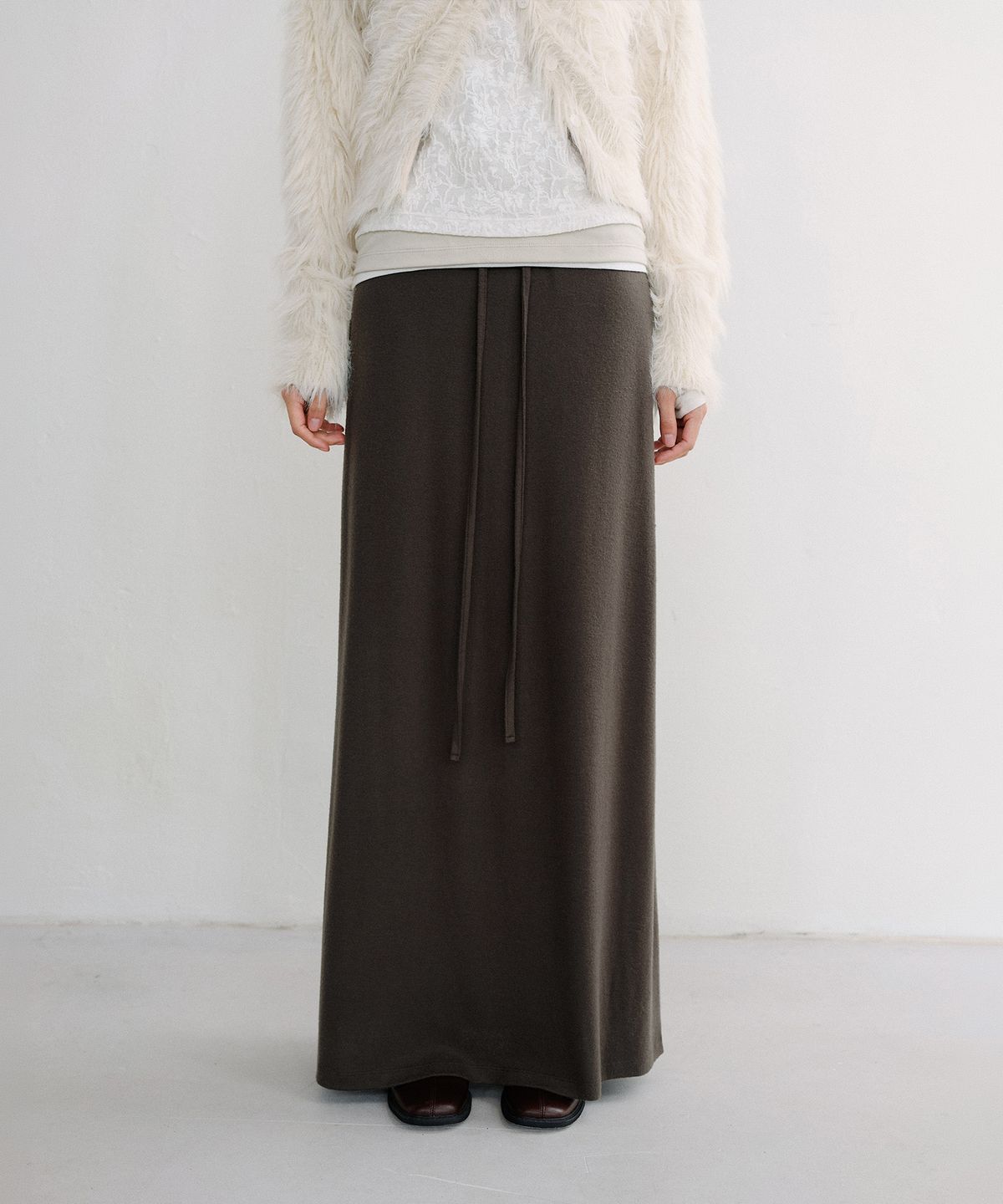 로우타이드(LOW TIDE) SOFT BRUSHED MAXI SKIRT [BROWN]