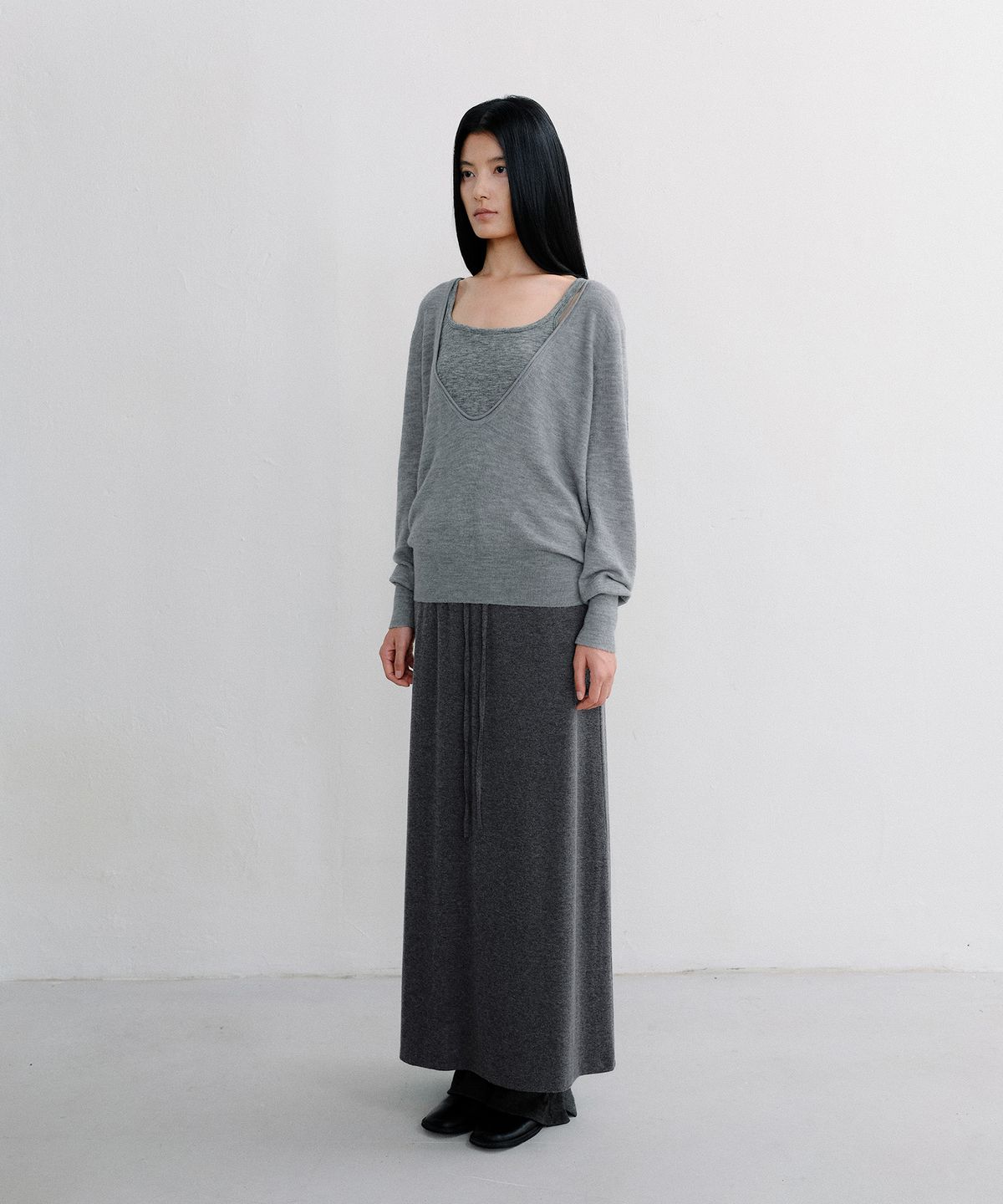 로우타이드(LOW TIDE) SOFT BRUSHED MAXI SKIRT [CHARCOAL]