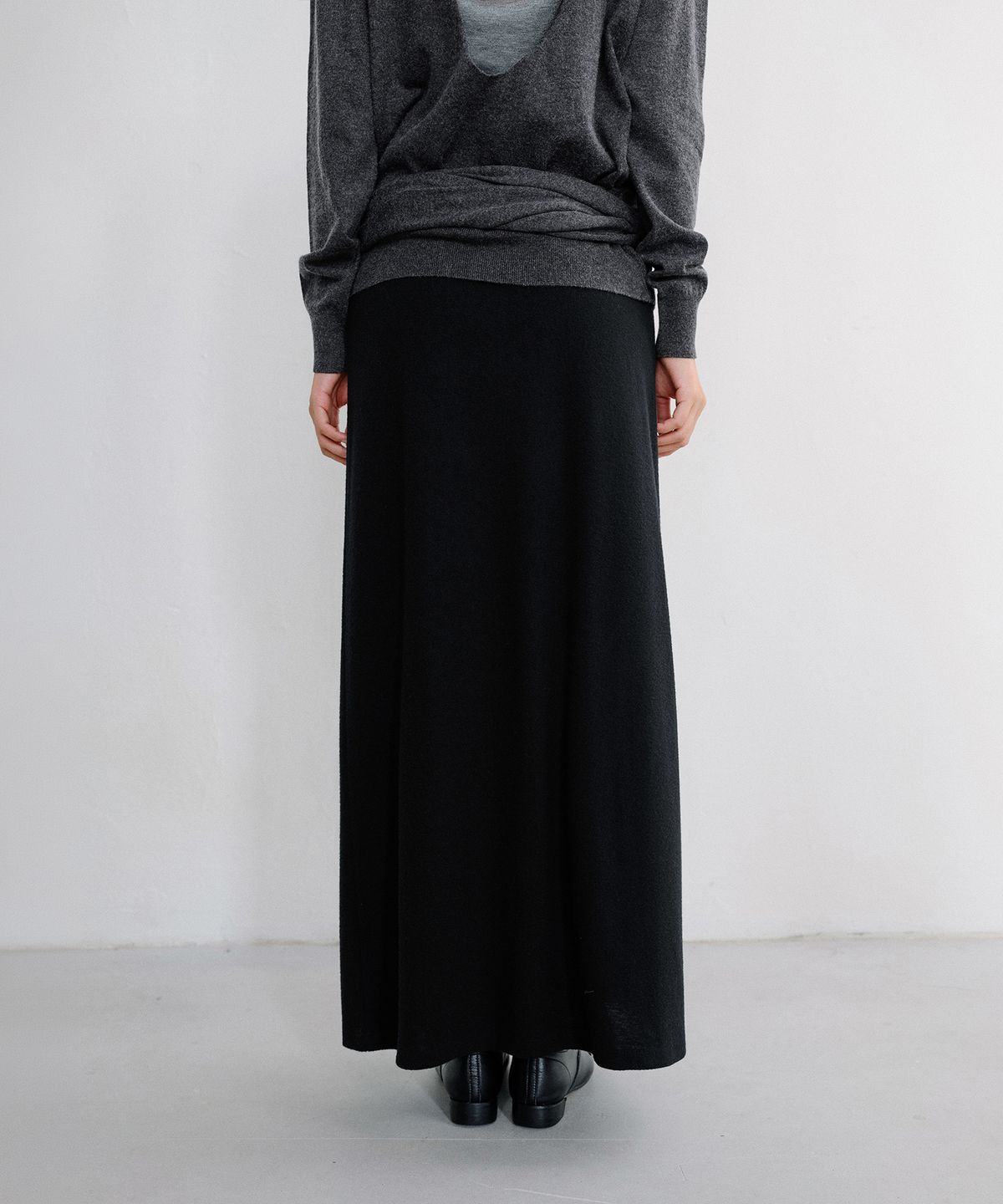 로우타이드(LOW TIDE) SOFT BRUSHED MAXI SKIRT [BLACK]