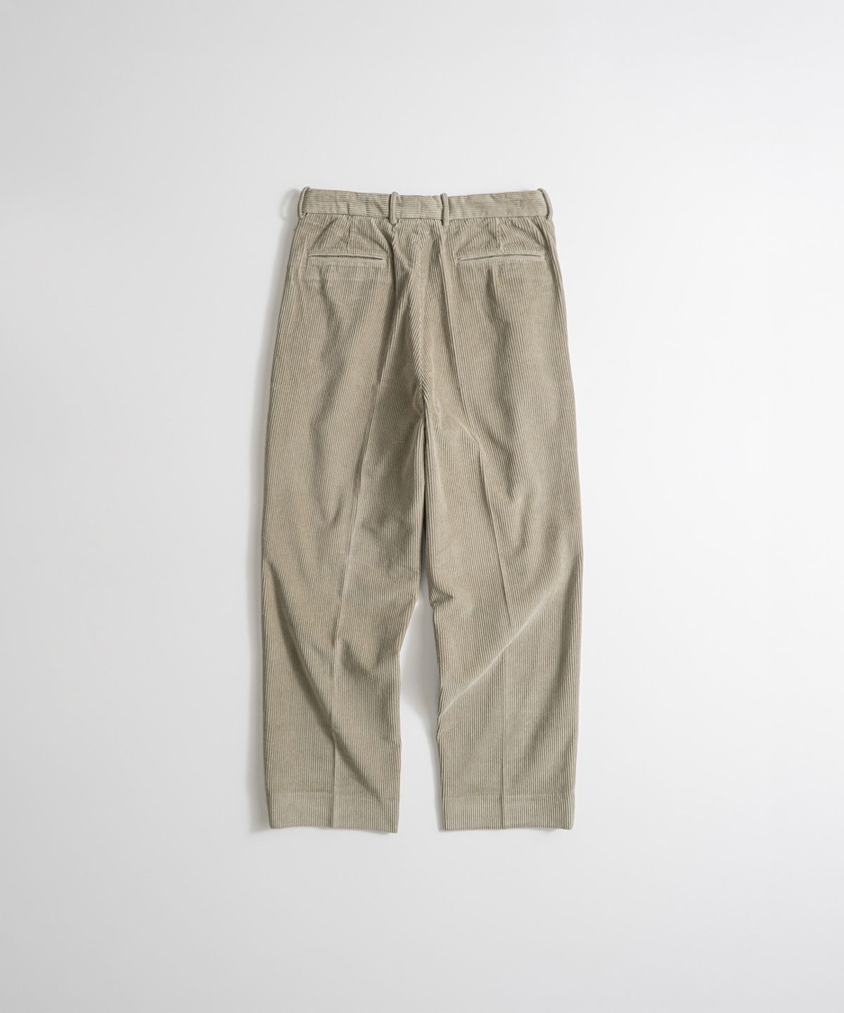 비헤비어(BEHEAVYER) WASHED CORDUROY OFFICER TROUSERS almond