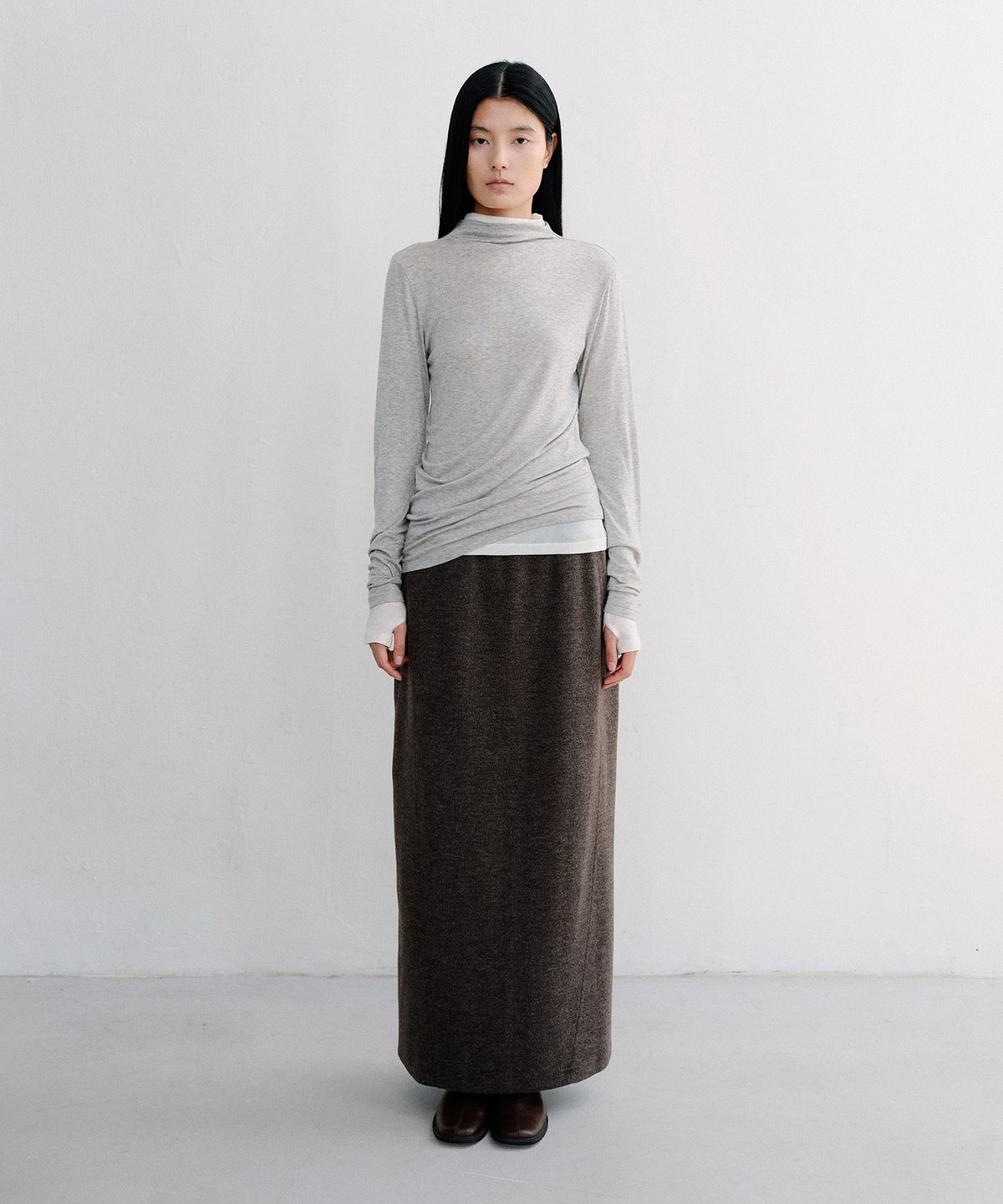 로우타이드(LOW TIDE) WOOL MOCK NECK CURVED T-SHIRT [GREY]