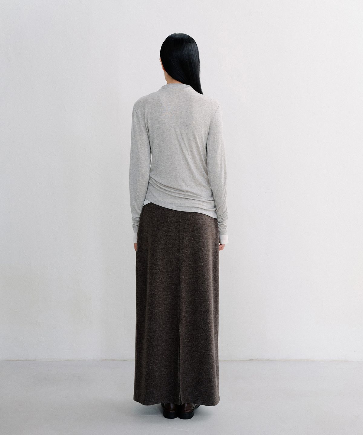 로우타이드(LOW TIDE) WOOL MOCK NECK CURVED T-SHIRT [GREY]