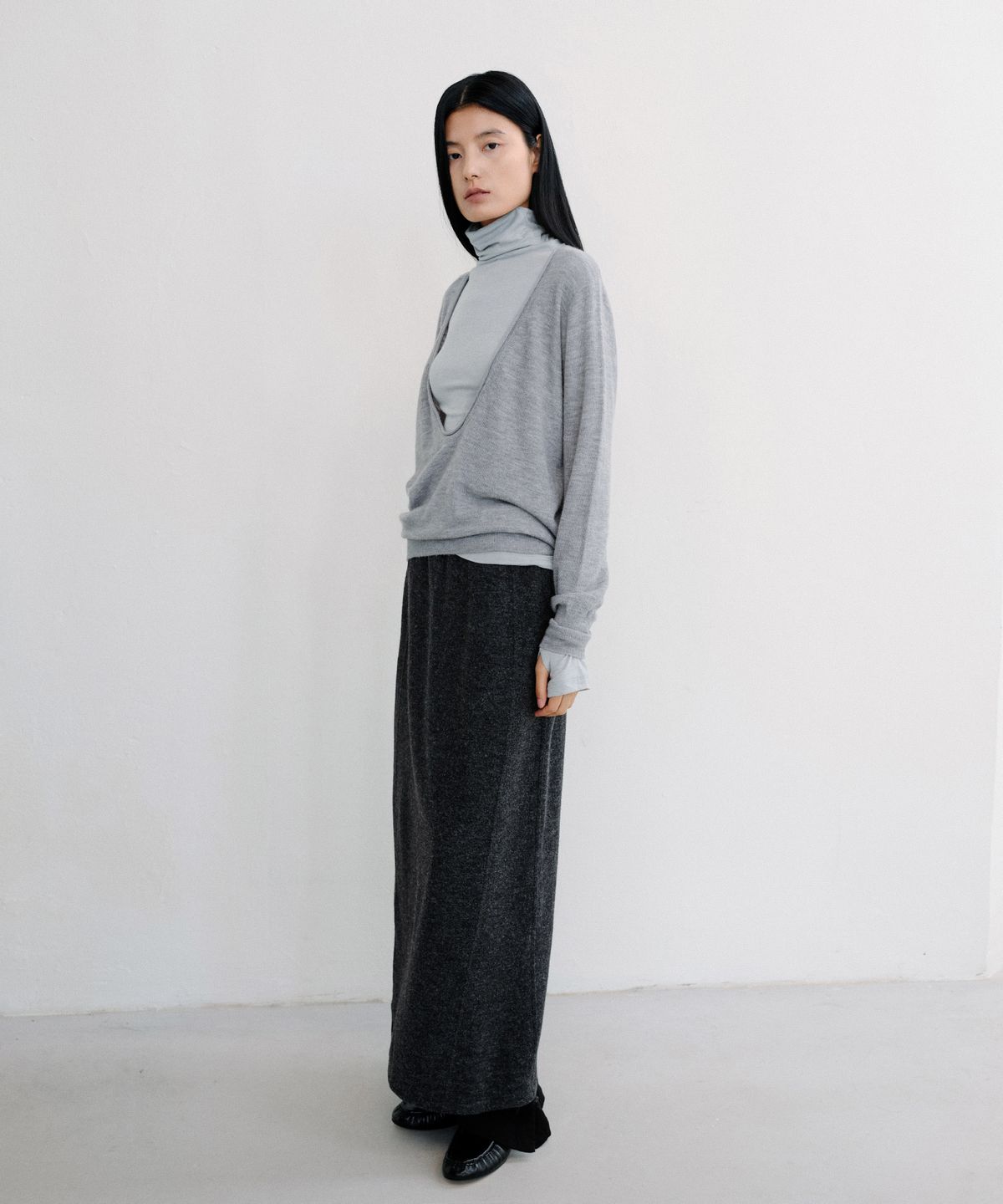 로우타이드(LOW TIDE) HIGH NECK STITCH TOP [POWDER BLUE]