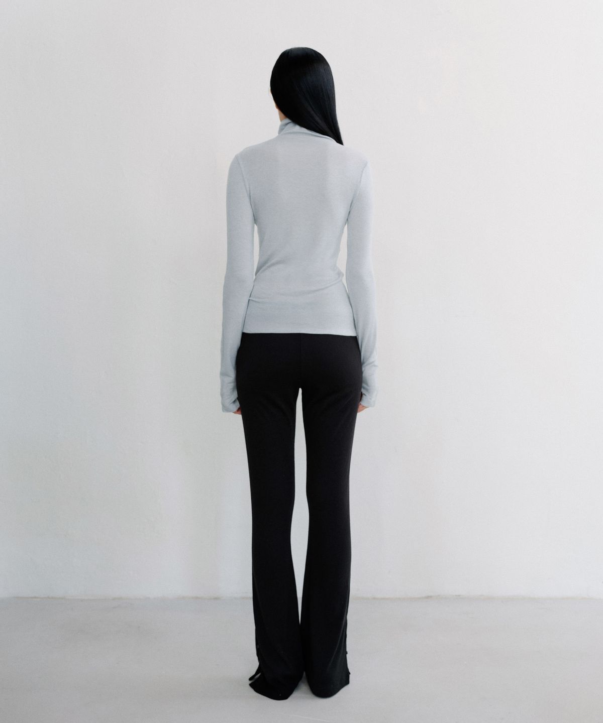 로우타이드(LOW TIDE) HIGH NECK STITCH TOP [POWDER BLUE]