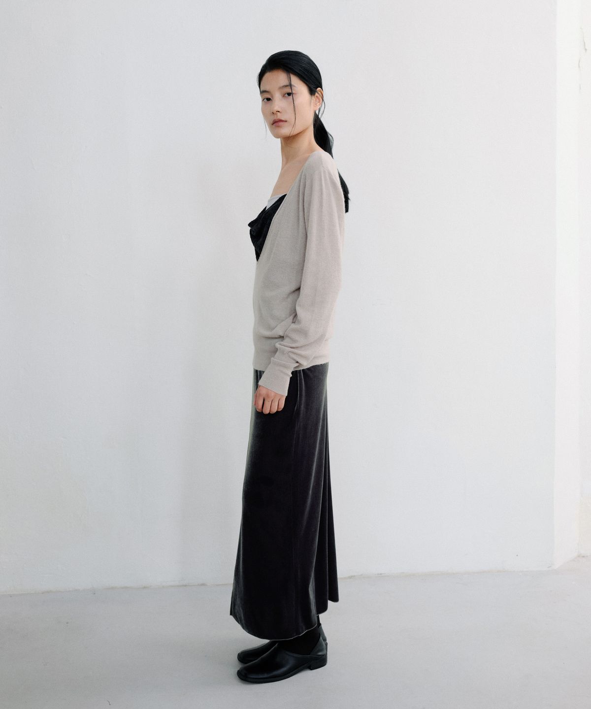 로우타이드(LOW TIDE) DEEP V NECK WARM KNIT PULLOVER [LIGHT GREY]