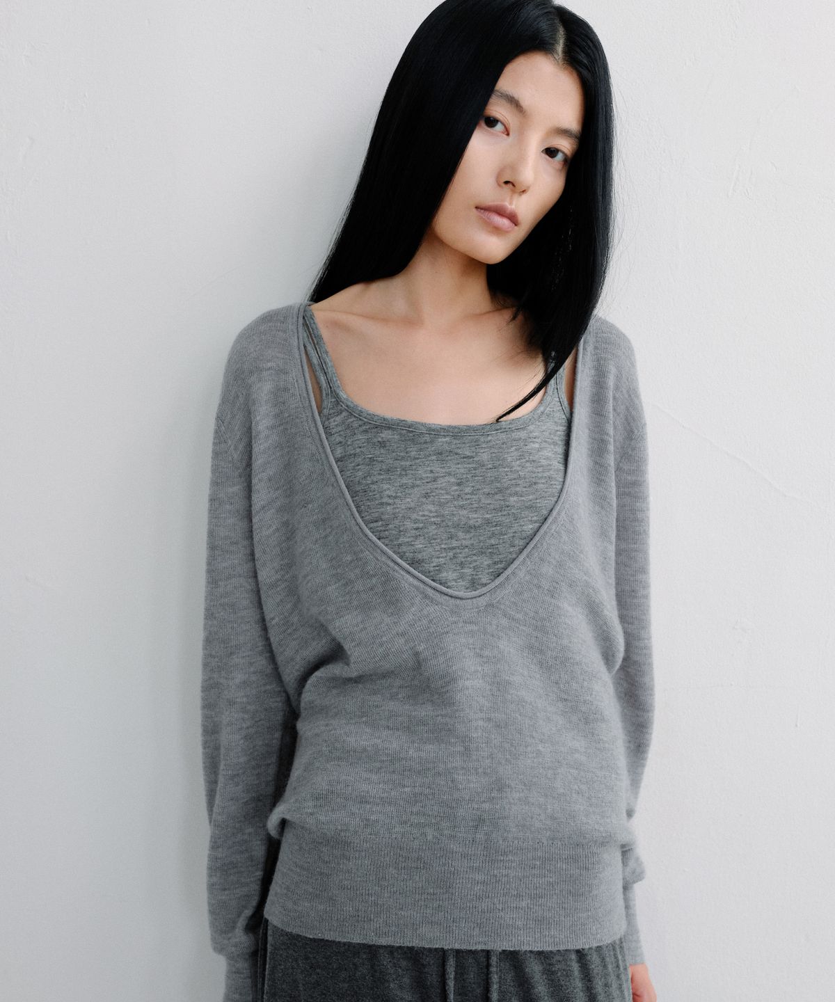 로우타이드(LOW TIDE) DEEP V NECK WARM KNIT PULLOVER [GREY]