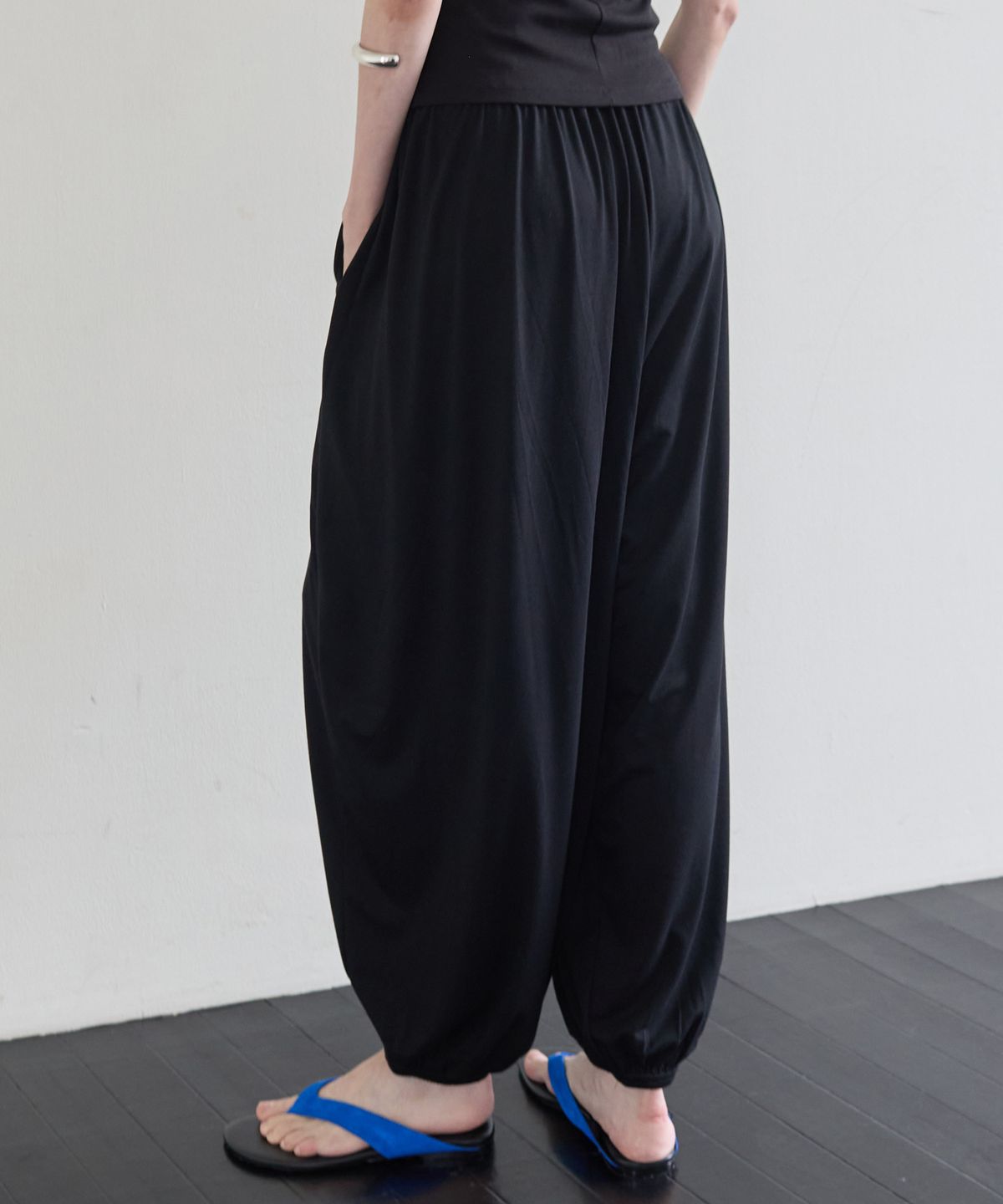 누베르(NUVERE) Free Harem Pants Black
