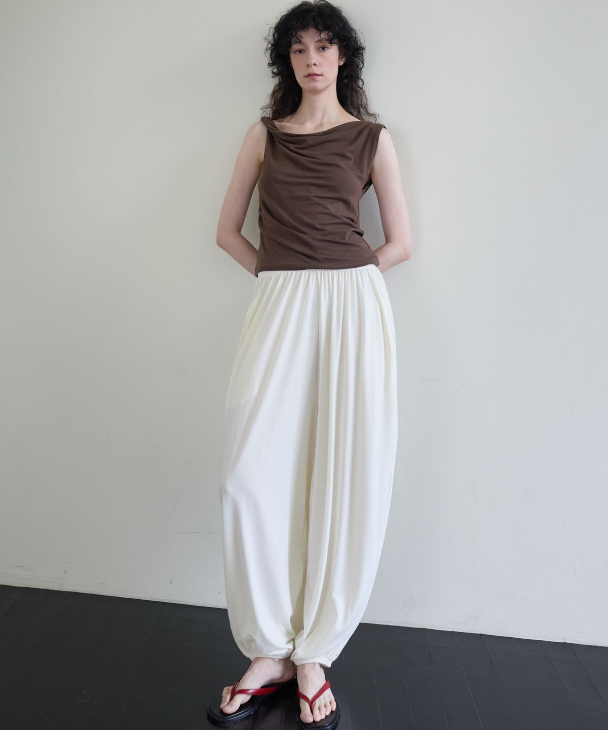 누베르(NUVERE) Free Harem Pants Ivory