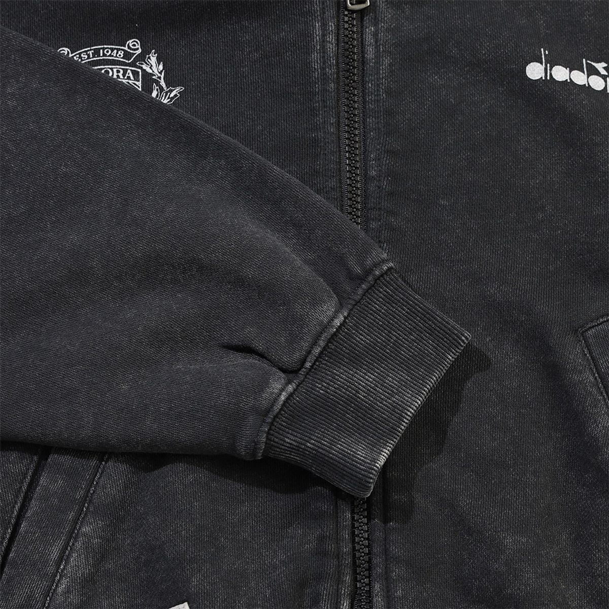 디아도라(diadora) 피그먼트 워싱 후드 집업 우먼 BLACK