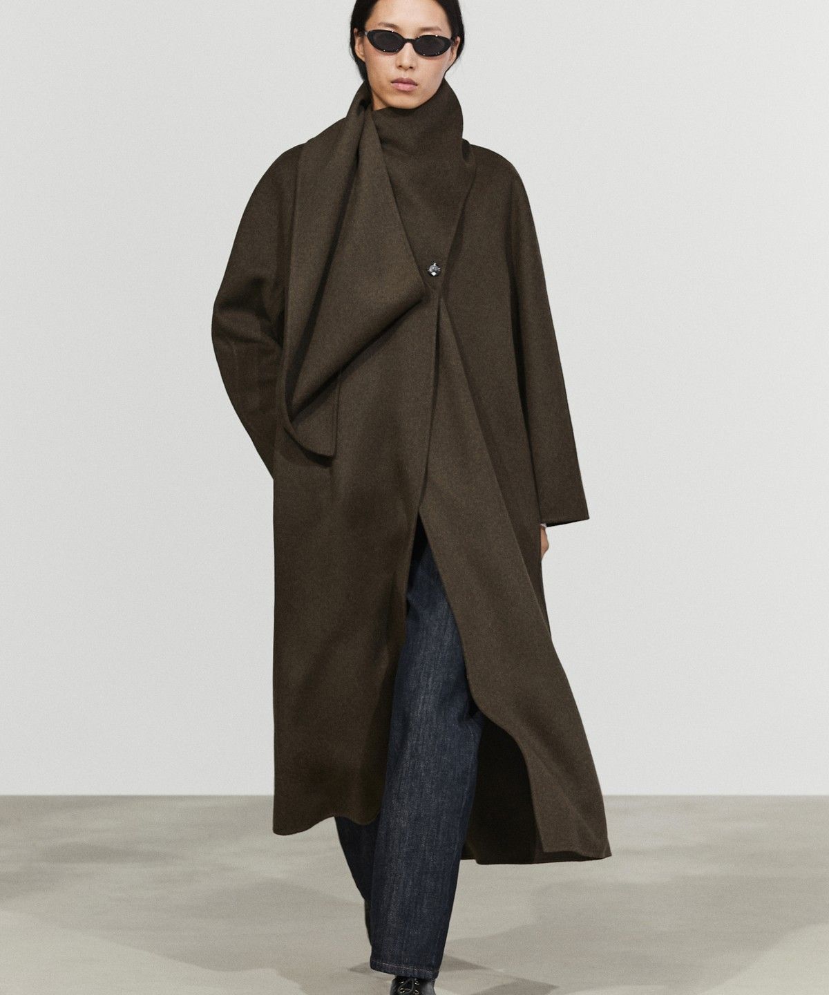 마시모두띠(MASSIMO DUTTI) 스카프 디테일 롱 코트
