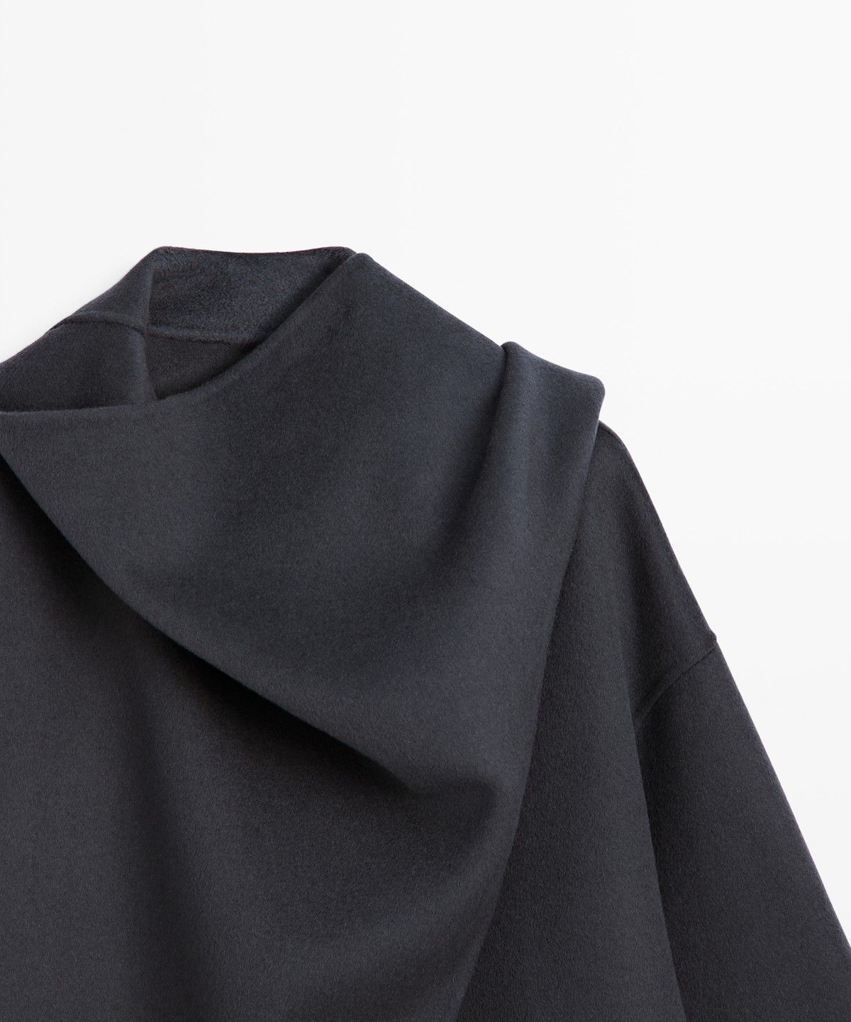 마시모두띠(MASSIMO DUTTI) 스카프 디테일 미디 코트