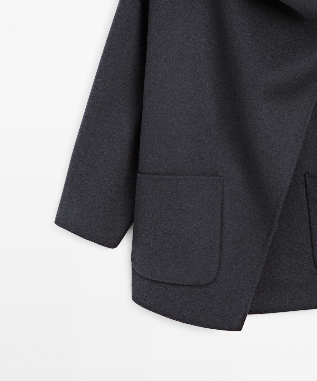 마시모두띠(MASSIMO DUTTI) 스카프 디테일 미디 코트