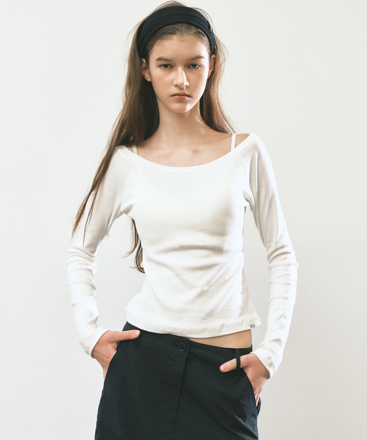 닉앤니콜(NICK&NICOLE) OFF SHOULDER LONG SLEEVE TOP_IVORY