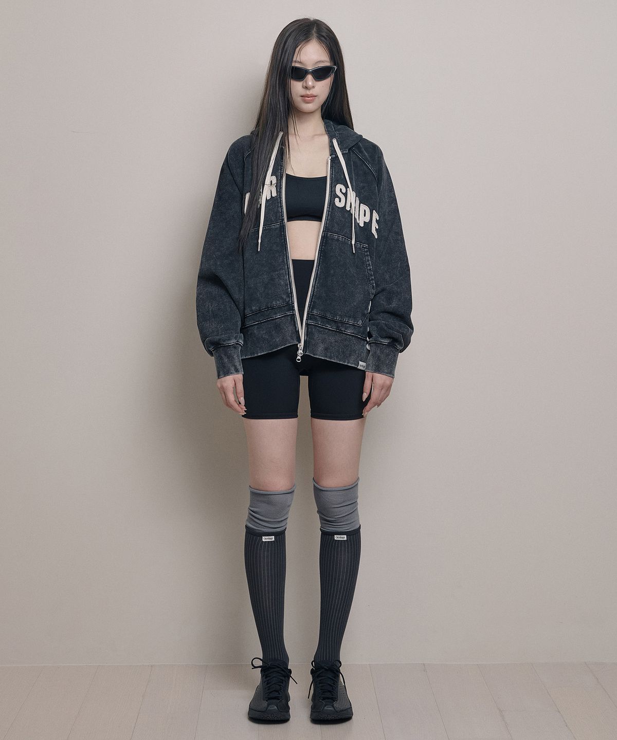 아워쉐입(OURRSHAPE) OS Logo Zip Up Hoodie - Washed Black