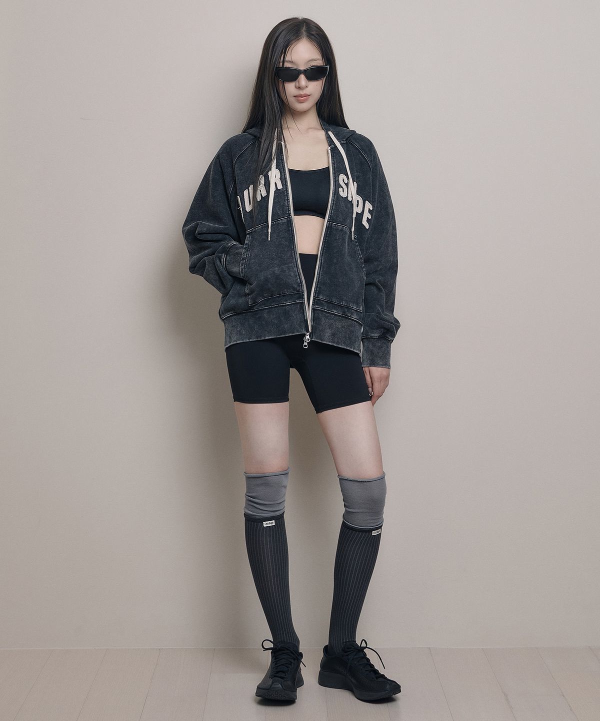 아워쉐입(OURRSHAPE) OS Logo Zip Up Hoodie - Washed Black