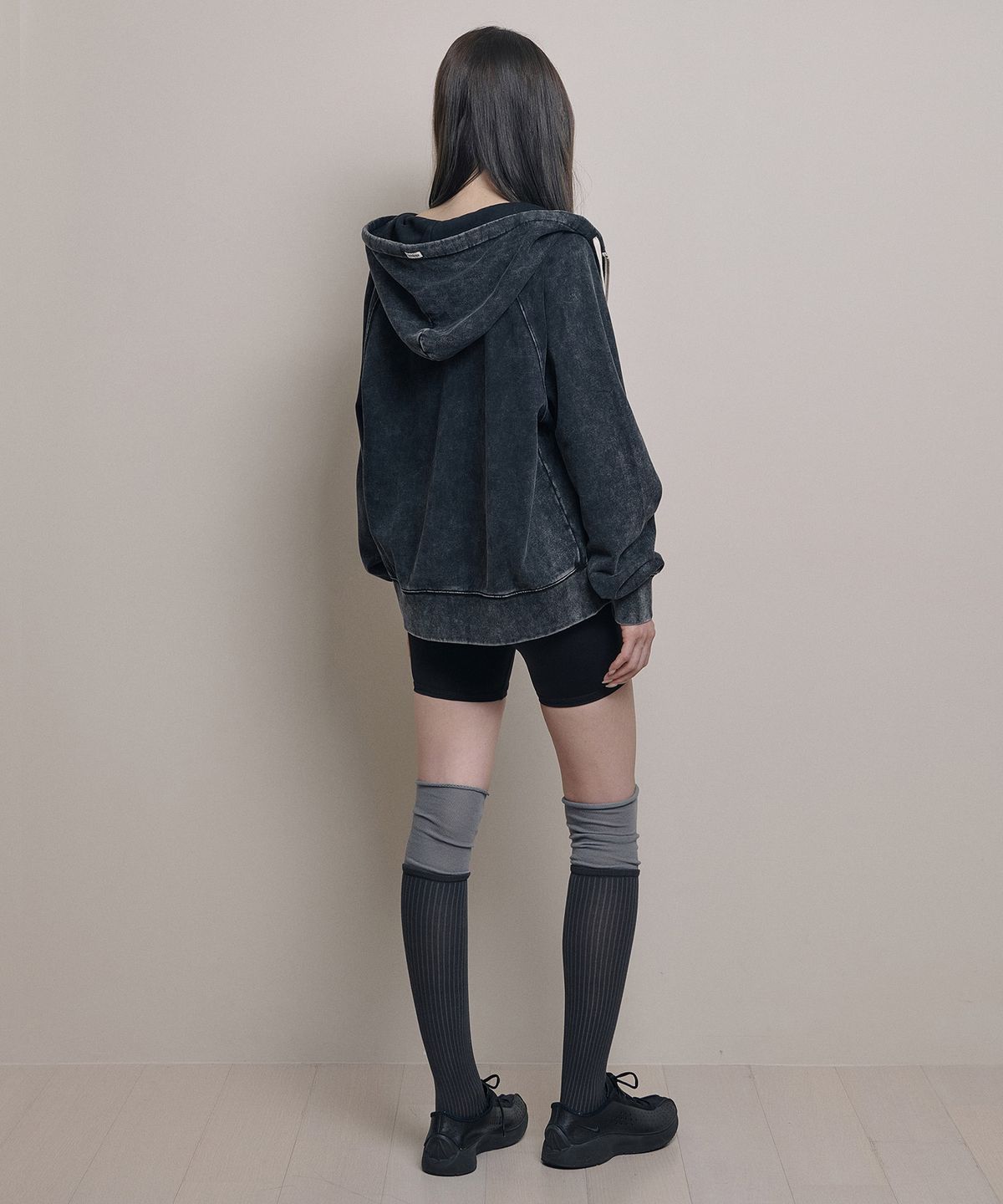 아워쉐입(OURRSHAPE) OS Logo Zip Up Hoodie - Washed Black