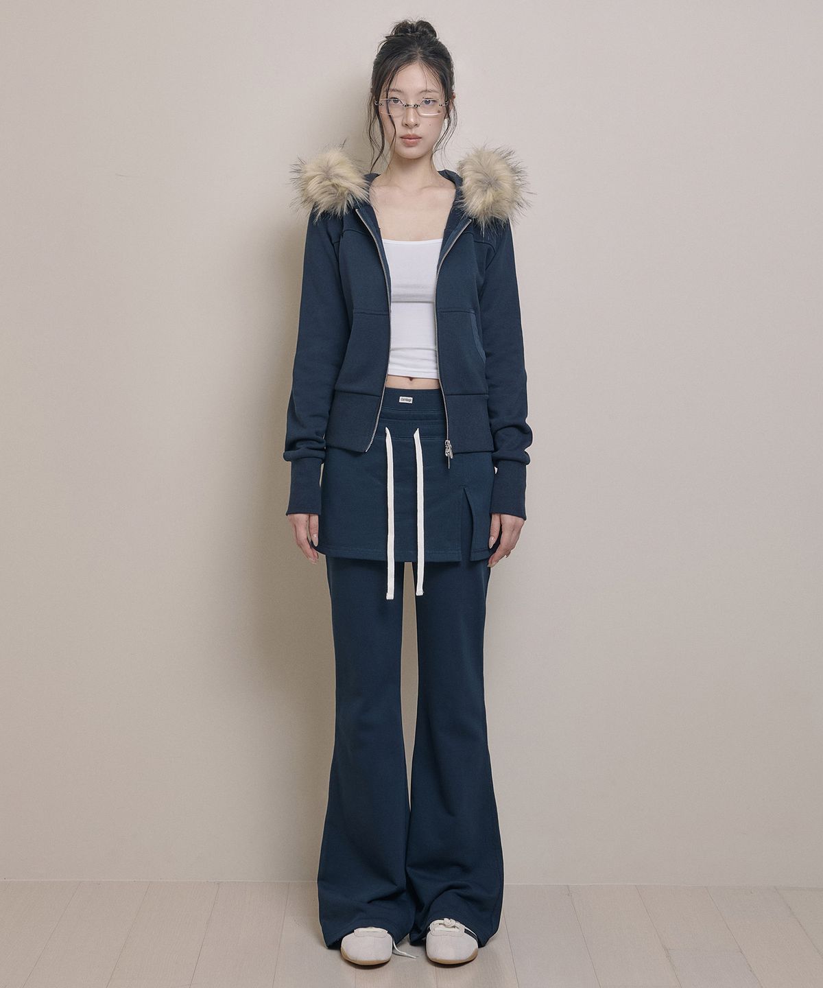 아워쉐입(OURRSHAPE) Detachable Fur Crop Zip Up Hoodie - Dark Navy