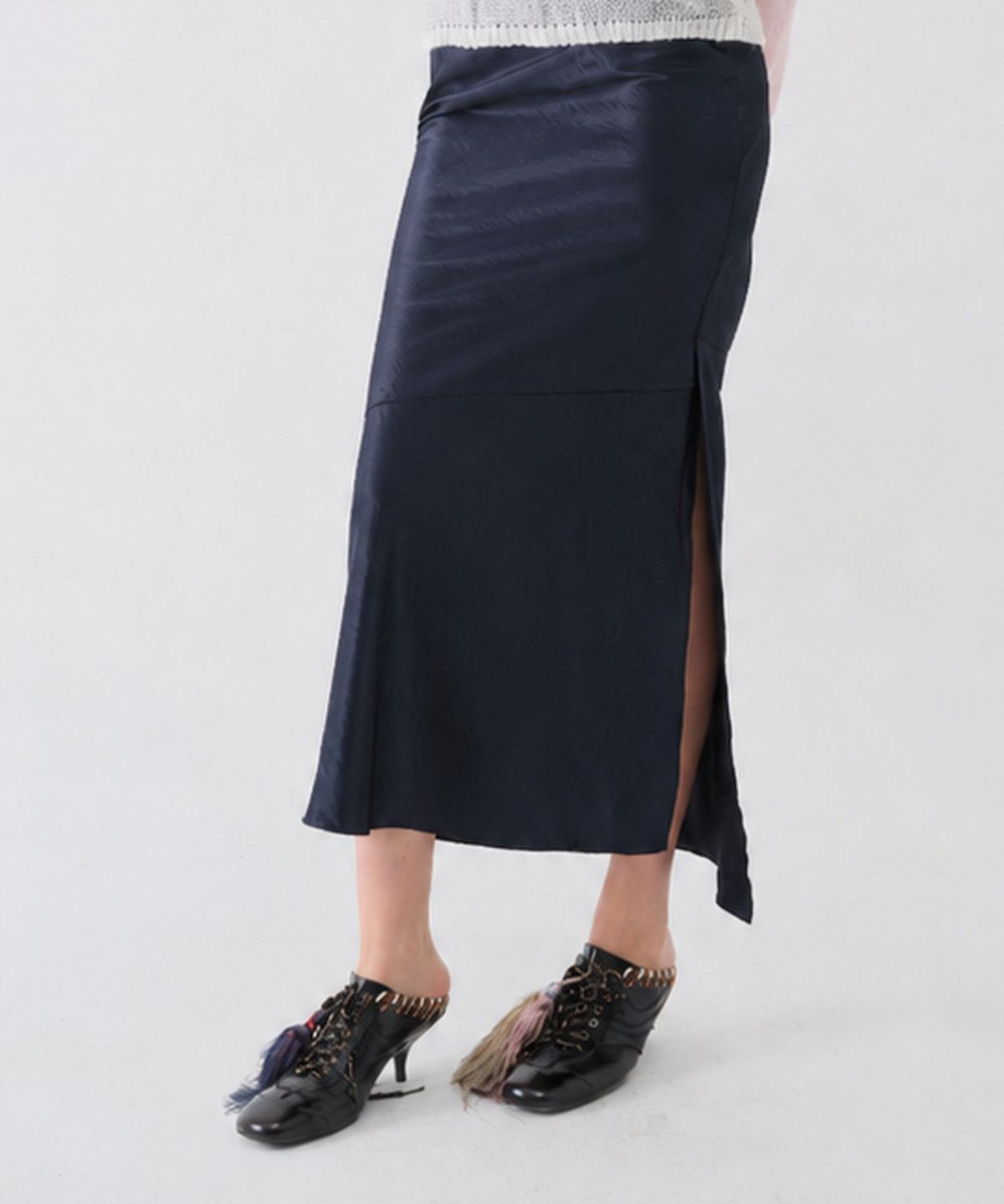센토르(CENTAUR.KR) BIAS SATIN LONG SKIRT_NAVY