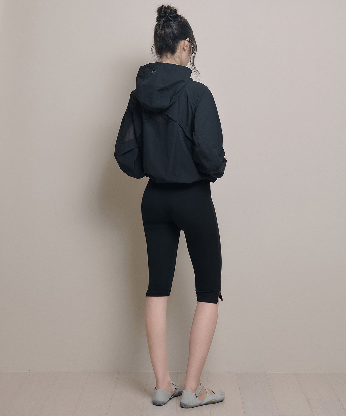 아워쉐입(OURRSHAPE) Aero Mesh Windshell - Black