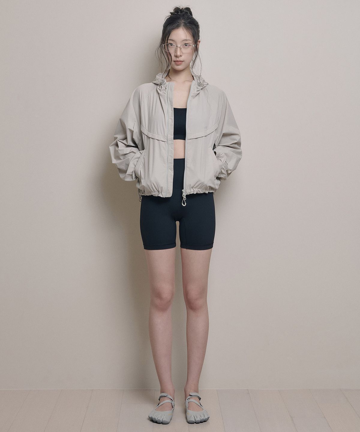 아워쉐입(OURRSHAPE) Aero Mesh Windshell - Warm Gray