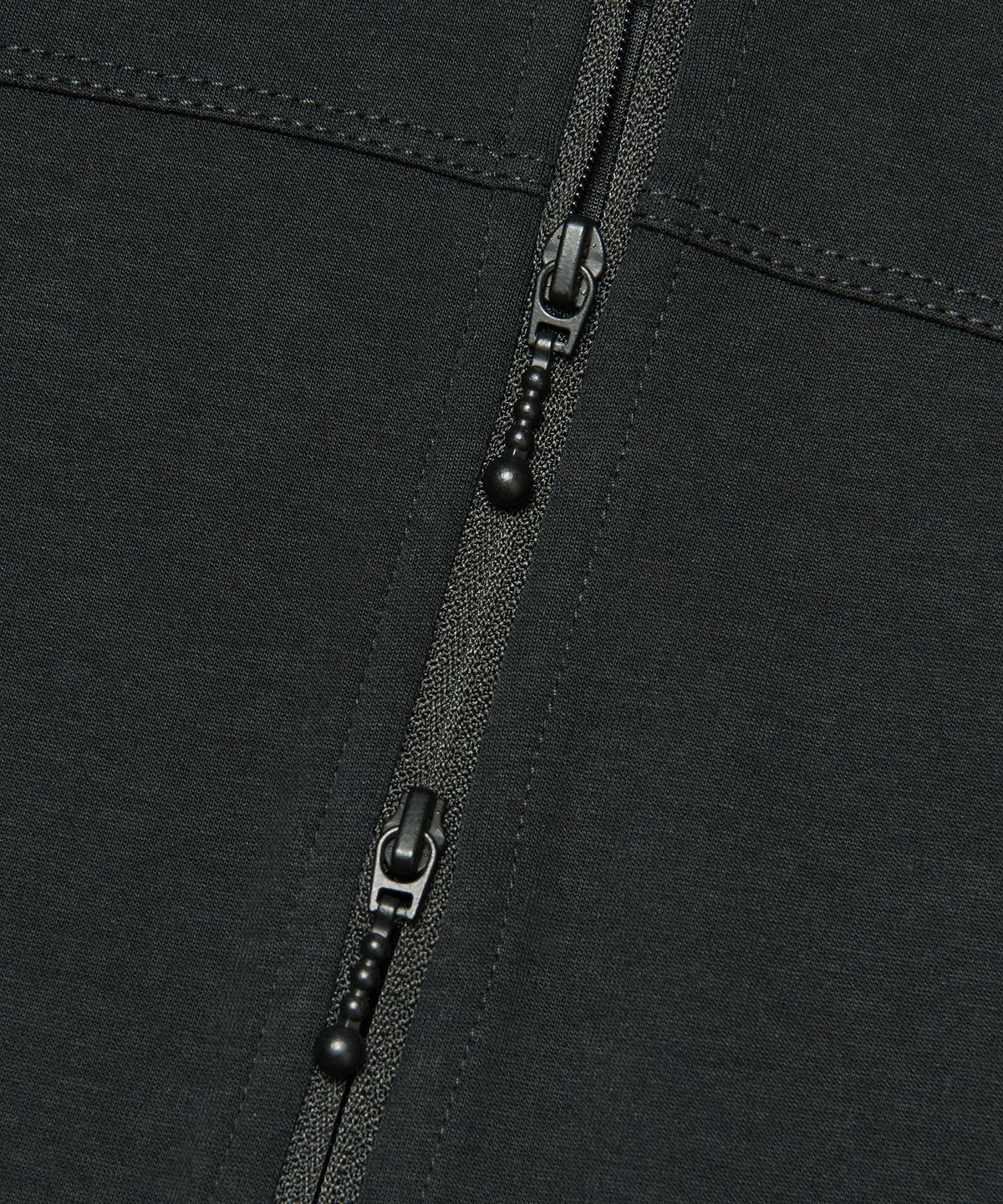 아워쉐입(OURRSHAPE) Relaxed Slim Zip-Up - Black