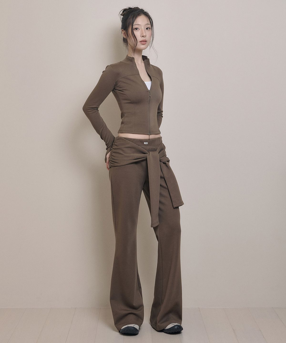 아워쉐입(OURRSHAPE) Relaxed Slim Zip-Up - Brown