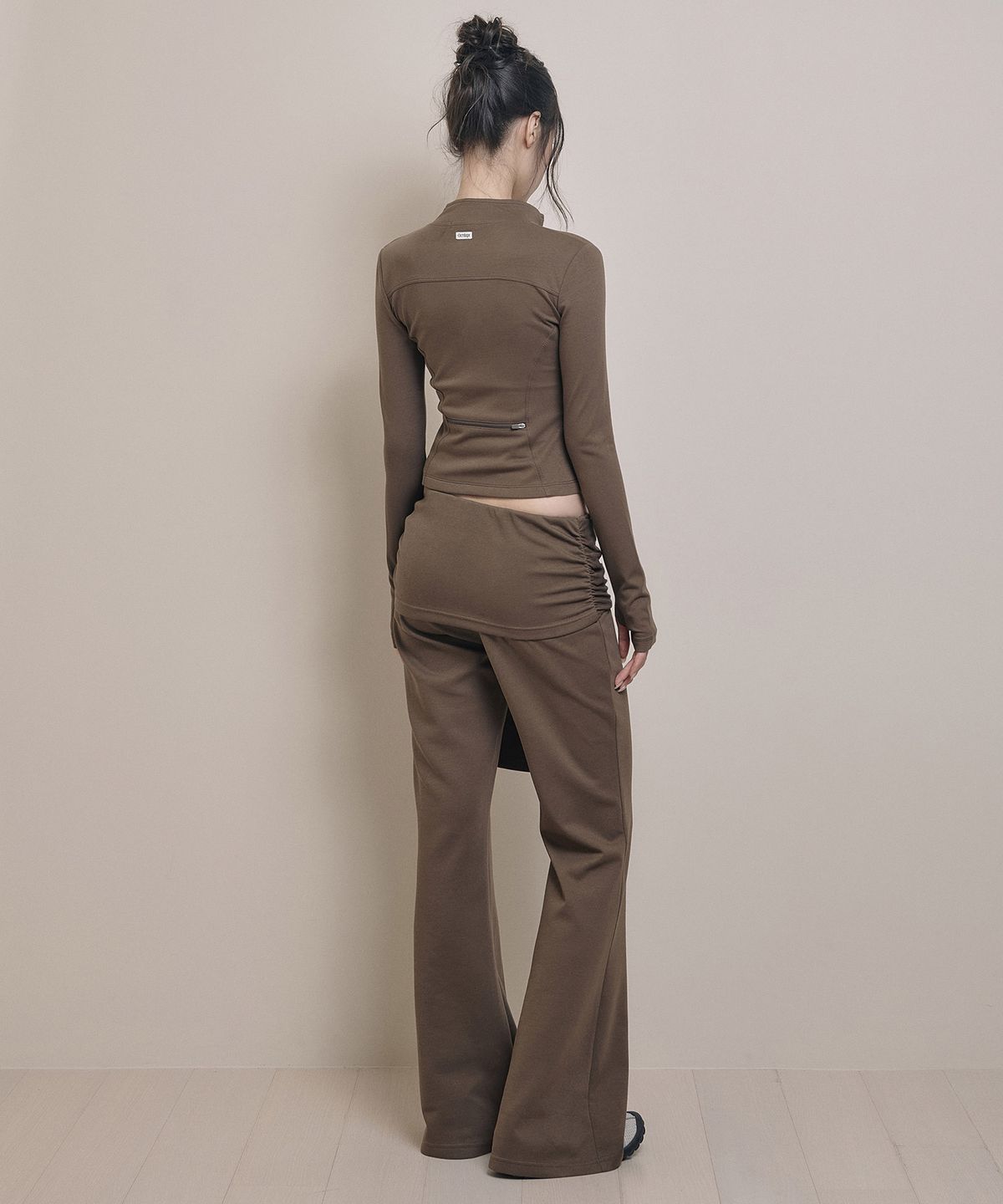 아워쉐입(OURRSHAPE) Relaxed Slim Zip-Up - Brown