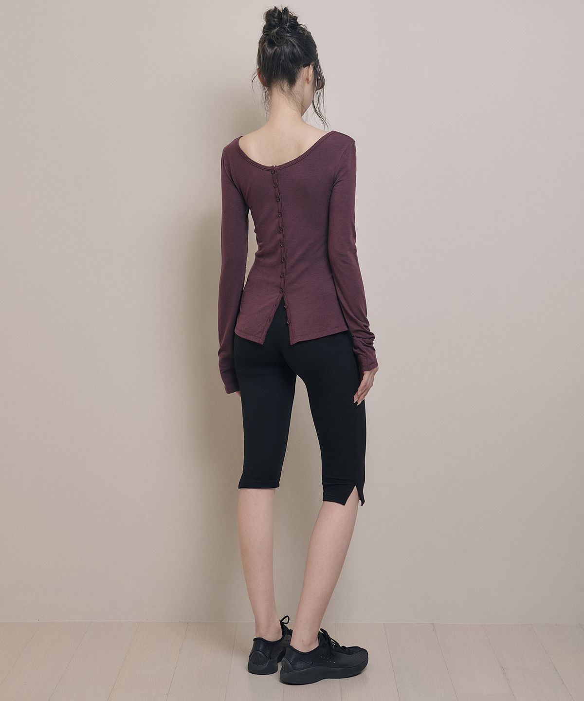 아워쉐입(OURRSHAPE) Button Point Slim Cardigan - Wine