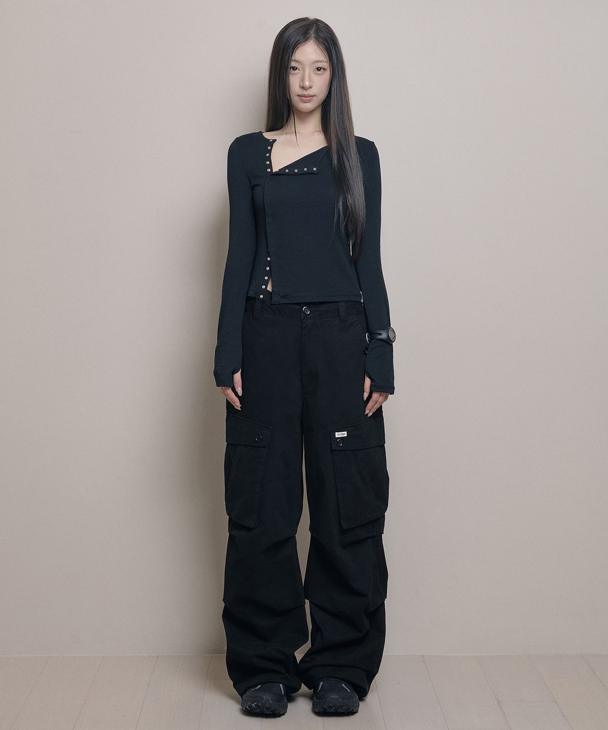 아워쉐입(OURRSHAPE) Open Snap Slim Longsleeve - Black