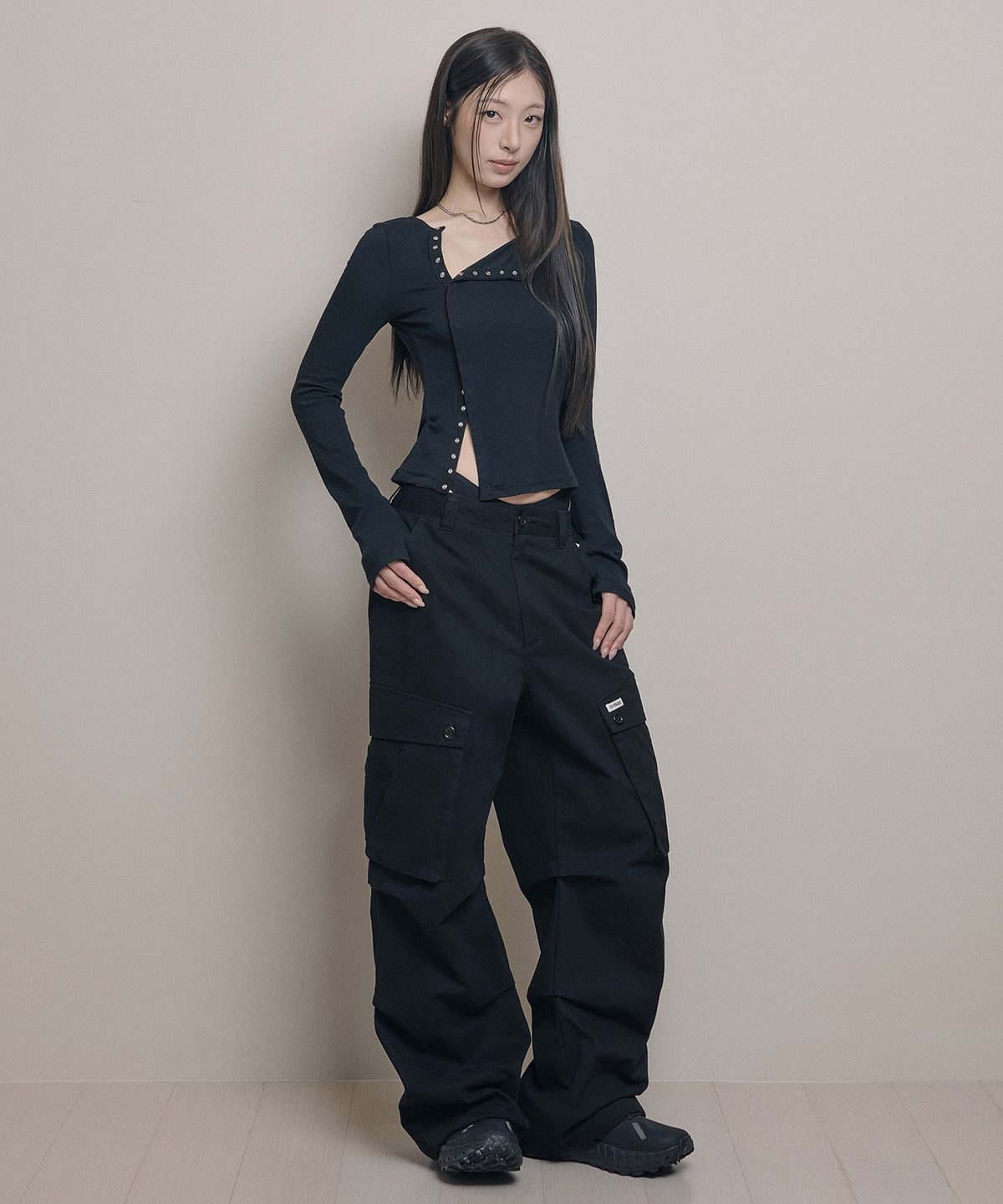 아워쉐입(OURRSHAPE) Open Snap Slim Longsleeve - Black