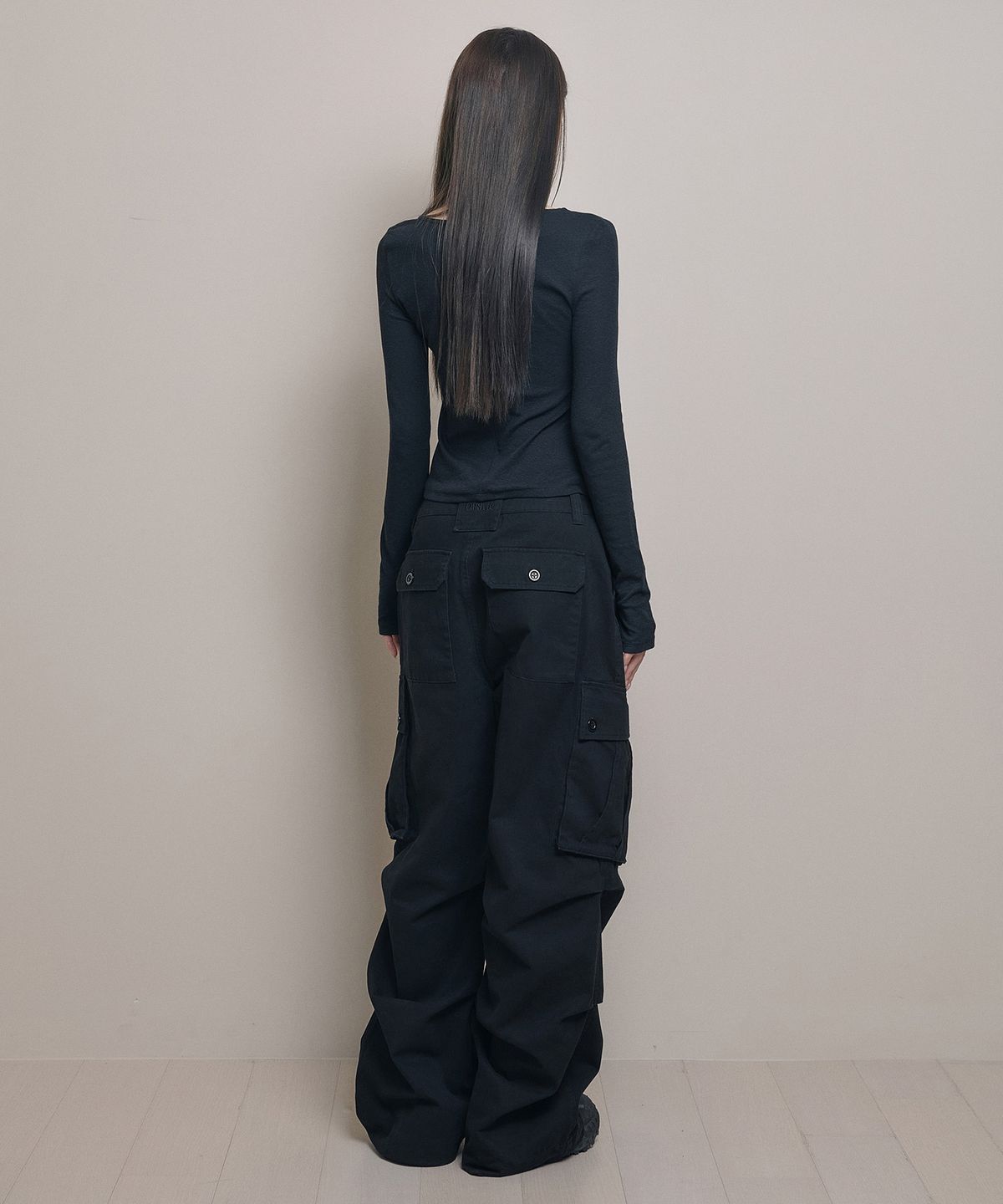 아워쉐입(OURRSHAPE) Open Snap Slim Longsleeve - Black