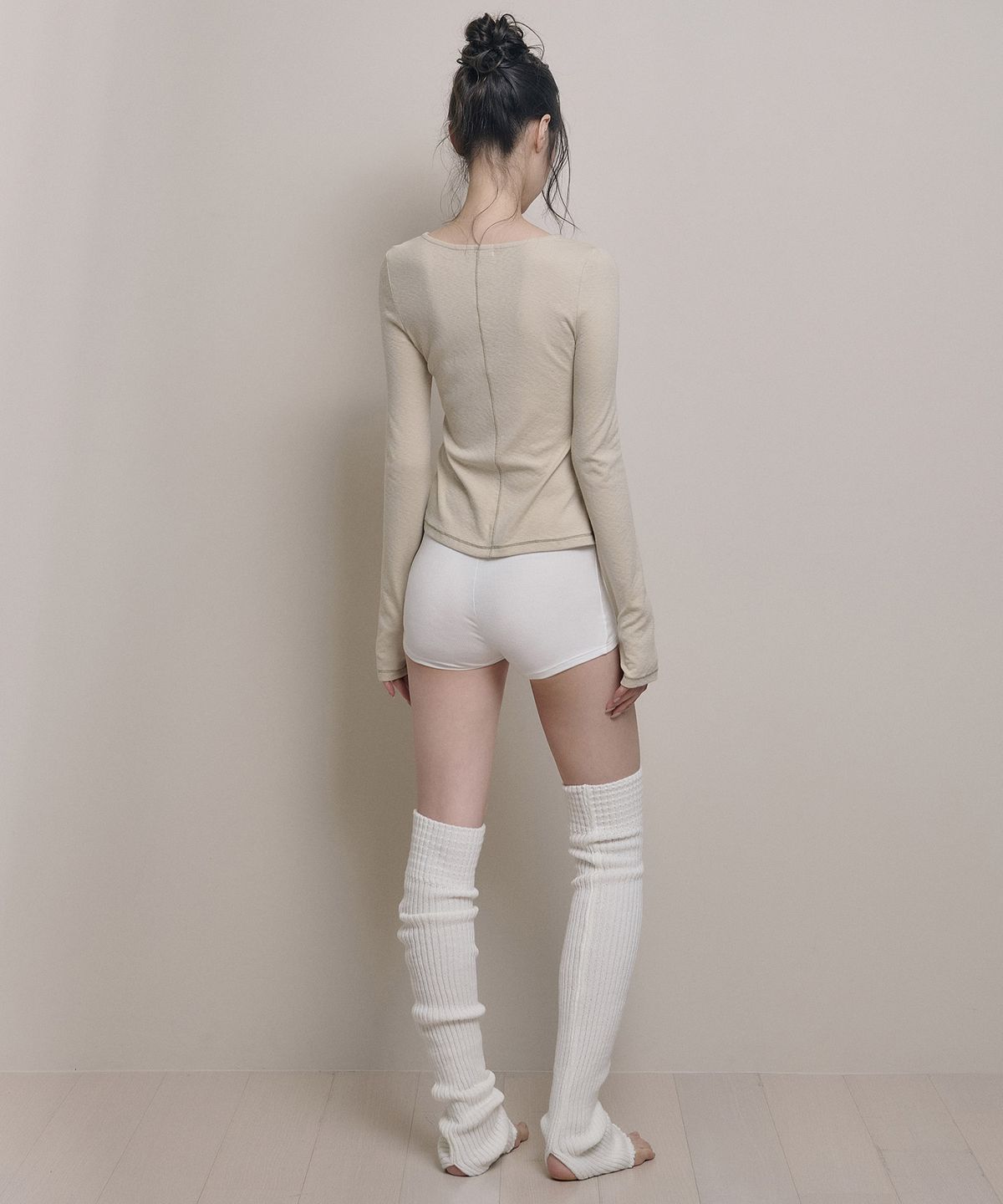 아워쉐입(OURRSHAPE) Open Snap Slim Longsleeve - Muted Beige