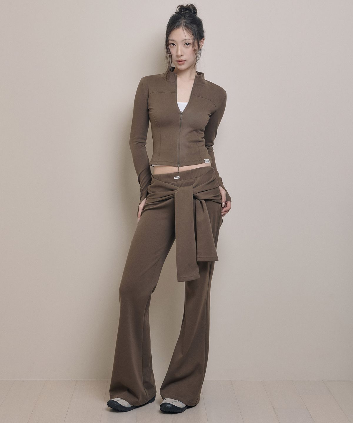 아워쉐입(OURRSHAPE) Tied Boots Cut Pants - Brown
