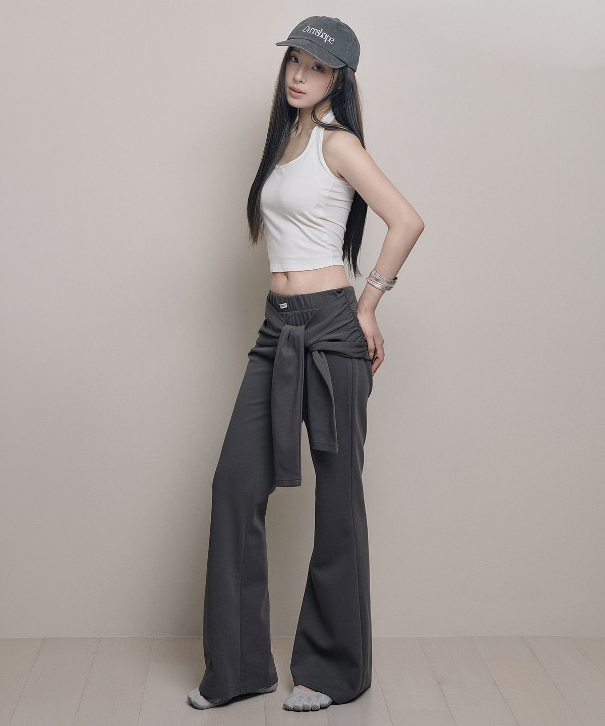 아워쉐입(OURRSHAPE) Tied Boots Cut Pants - Charcoal