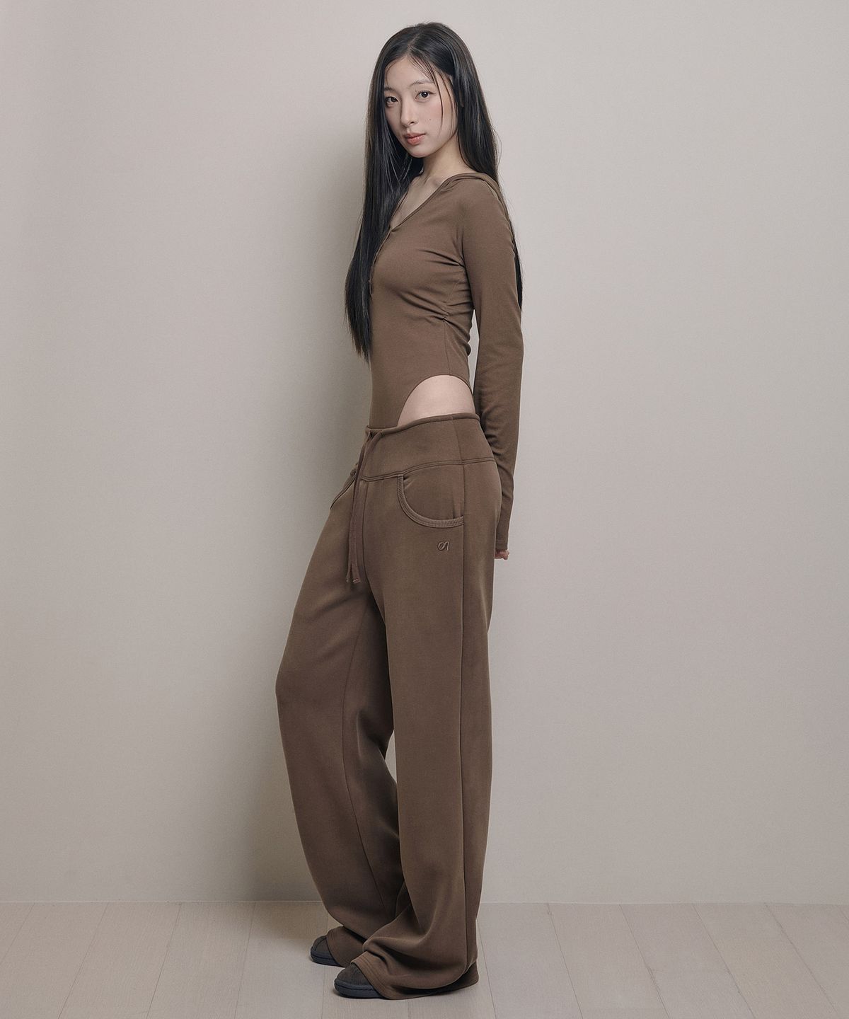 아워쉐입(OURRSHAPE) Wide Waist Straight Pants - Coffee Brown