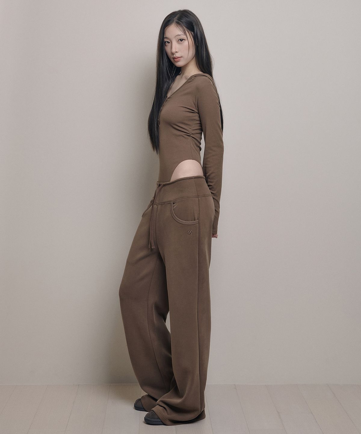 아워쉐입(OURRSHAPE) Hooded Body Suit - Coffee Brown